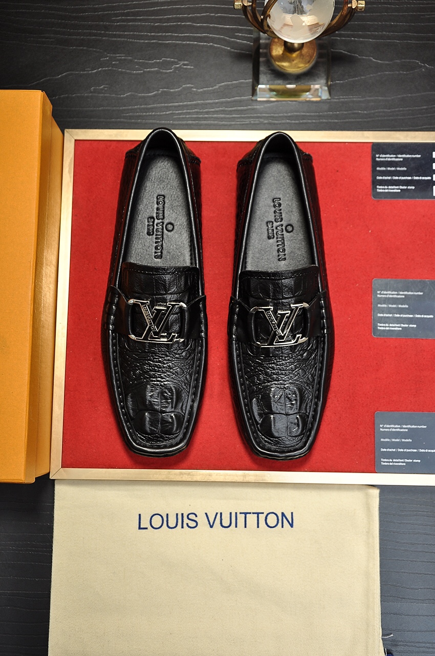 Louis Vuitton Leather Boots 4 - vstockx