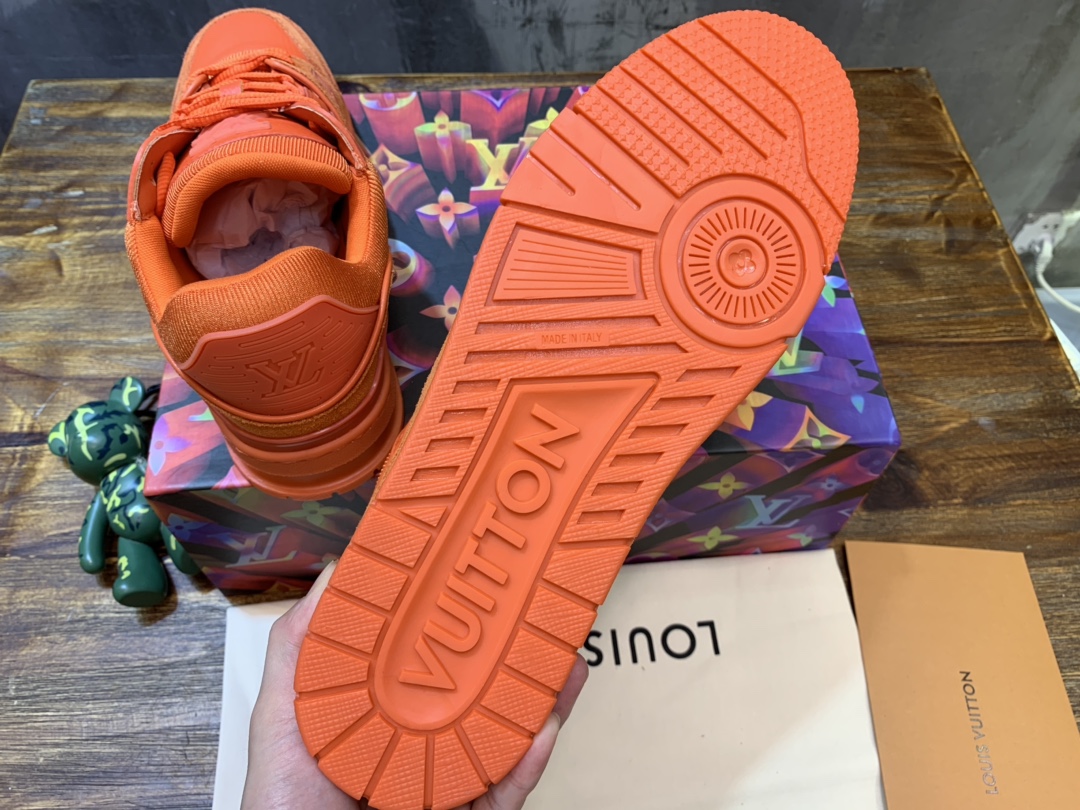 Louis Vuitton Trainer Sneakers 21 - vstockx