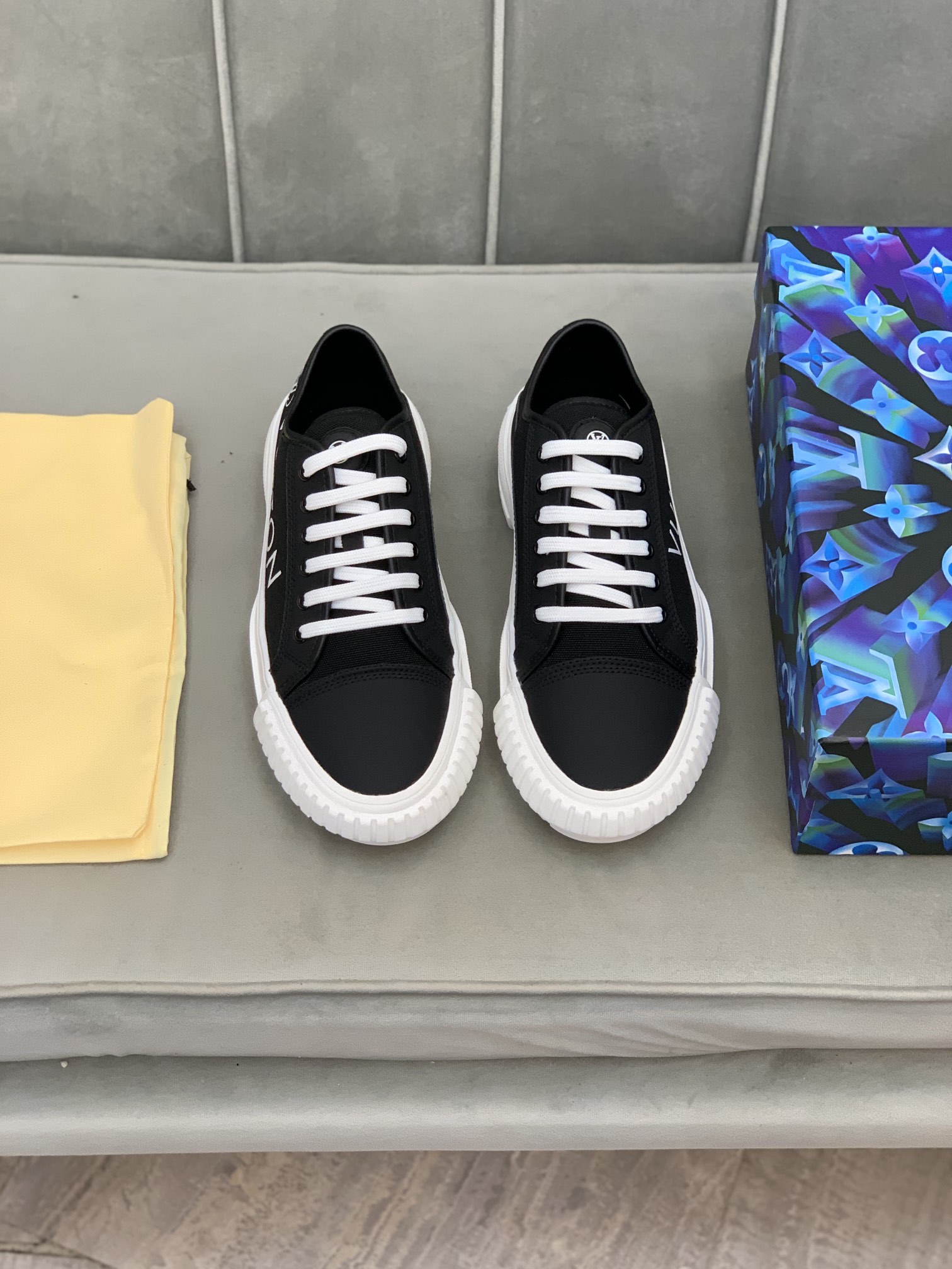 Louis Vuitton Squad sneaker 4 - vstockx