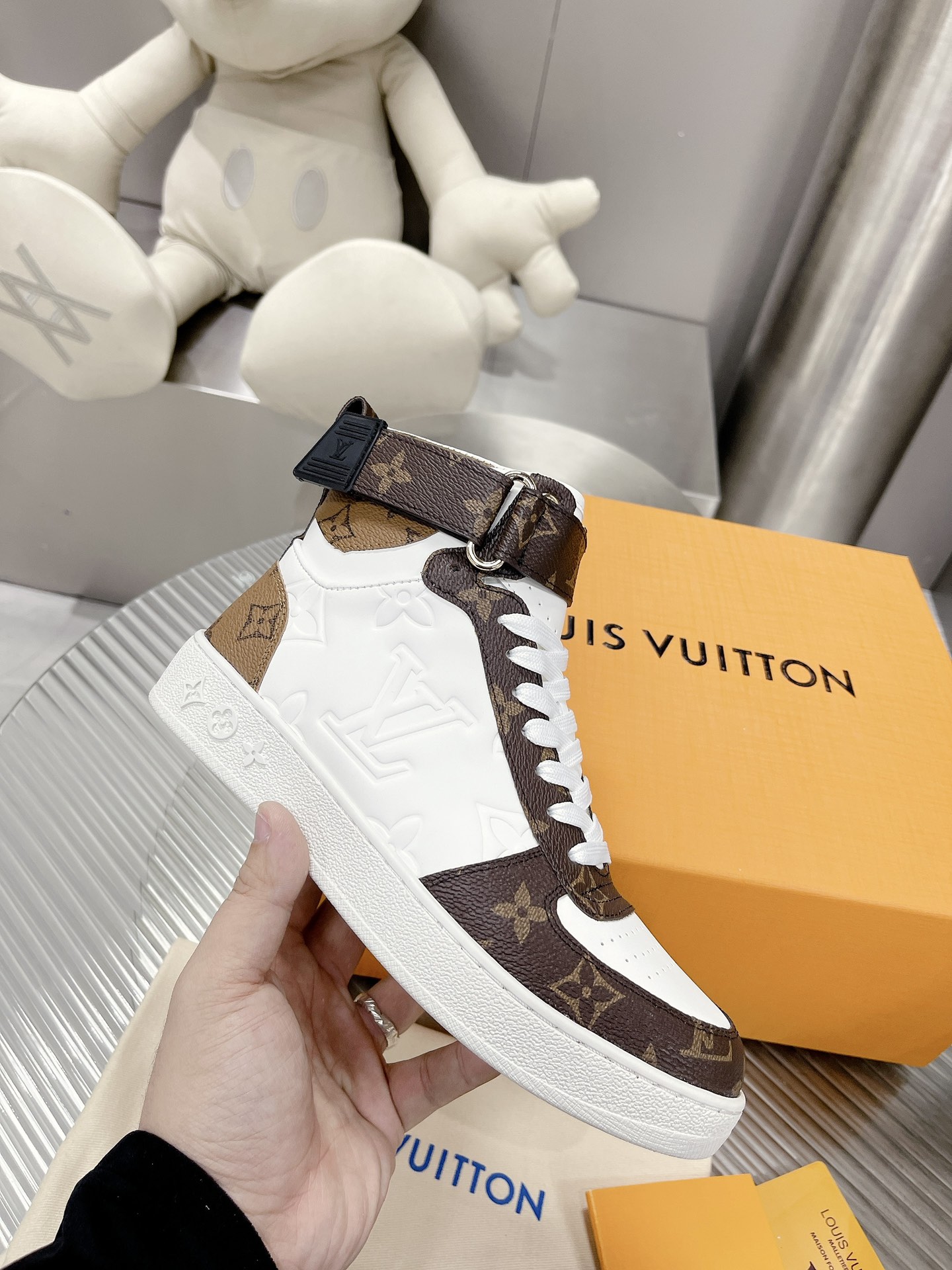 Louis Vuitton RIVOLI TRAINER BOOTS SNEAKER 11 - vstockx