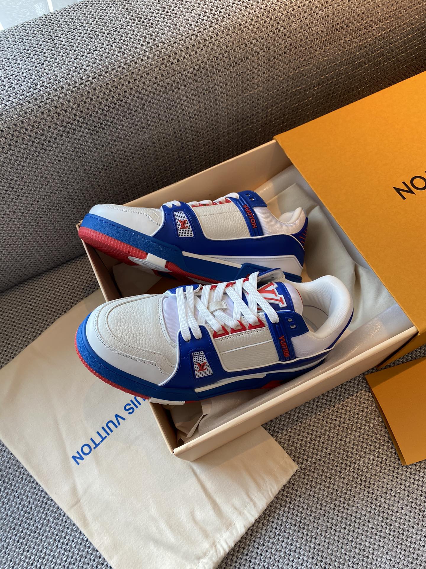 Louis Vuitton LV TRAINERS SNEAKER 9 - vstockx