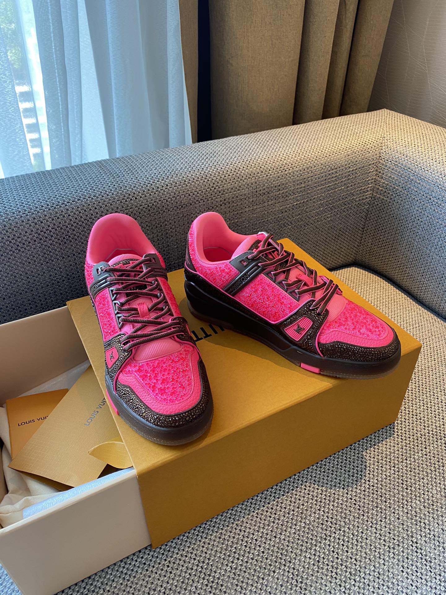 Louis Vuitton LV TRAINERS SNEAKER 9 - vstockx