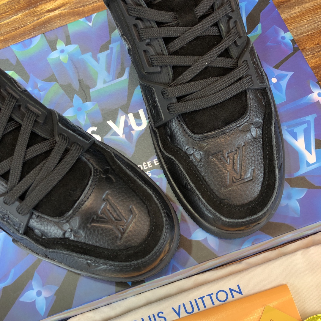 Louis Vuitton Trainer Sneakers 6 - vstockx