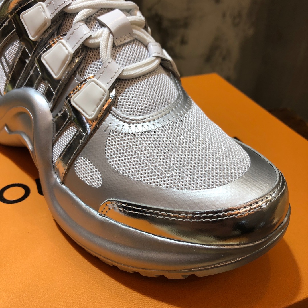 Louis Vuitton Archlight 25 - vstockx