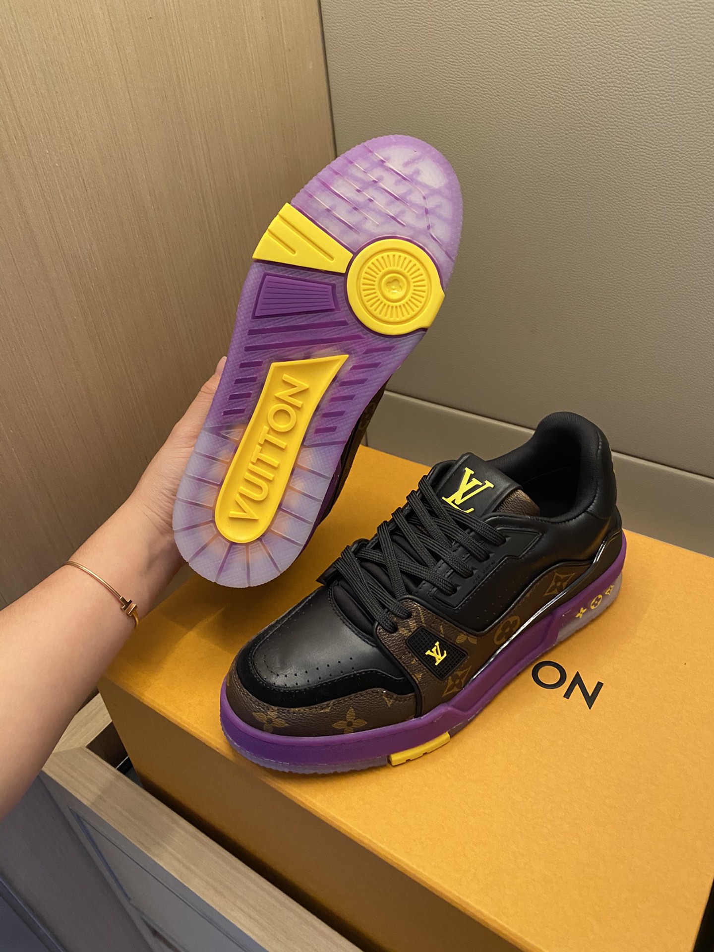 Louis Vuitton LV TRAINERS SNEAKER 9 - vstockx