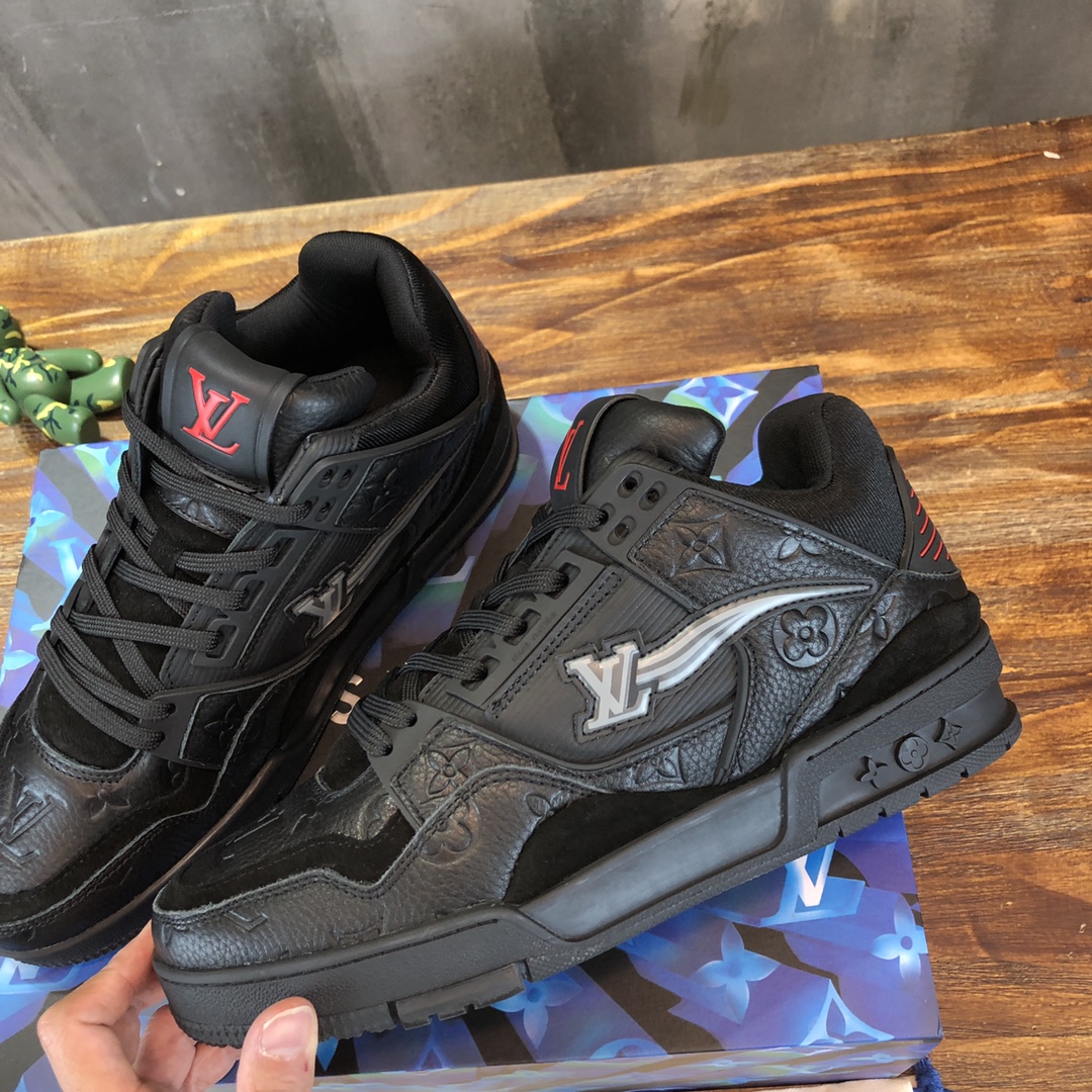Louis Vuitton Trainer Sneakers 6 - vstockx