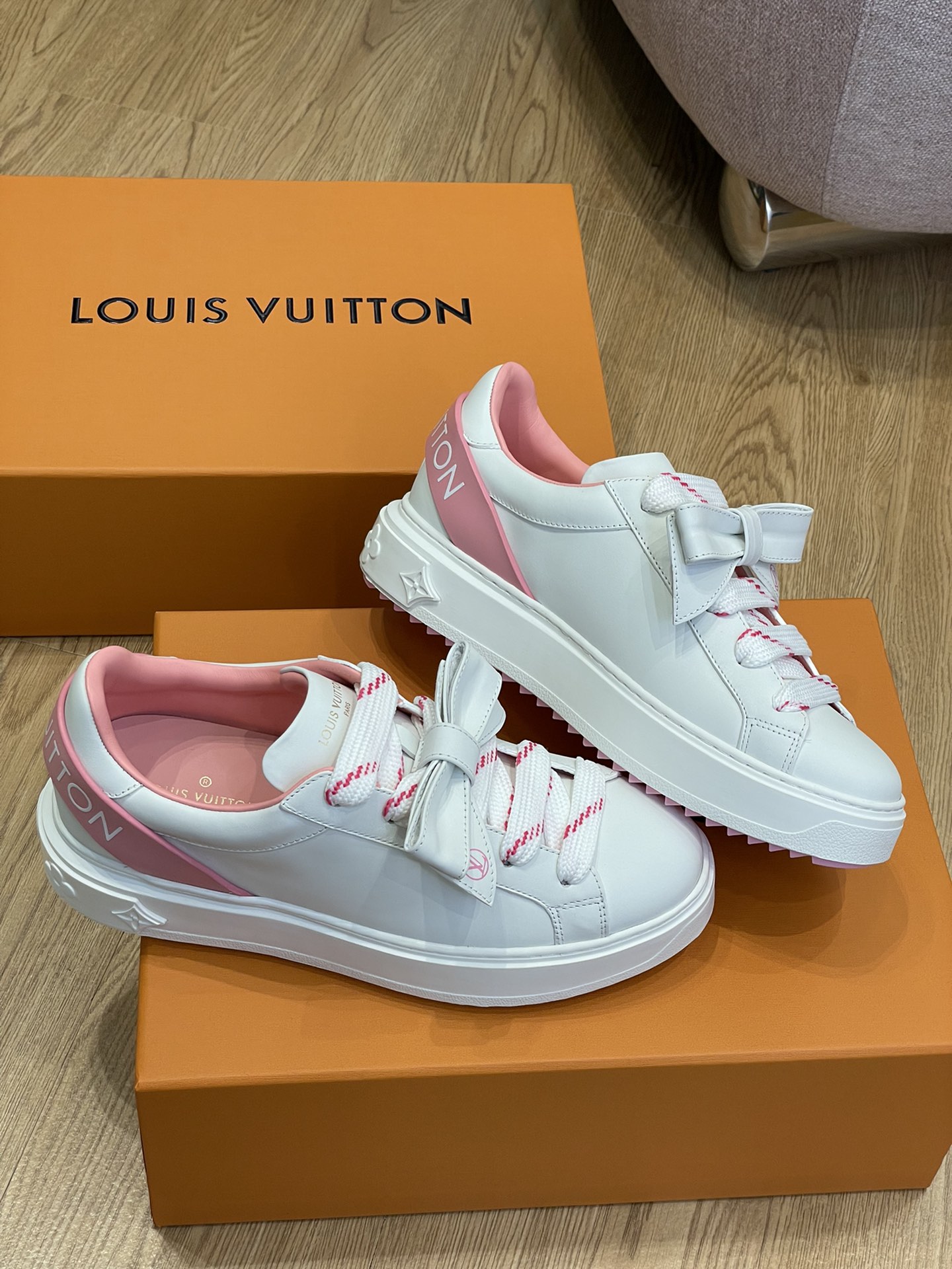 Louis Vuitton SNEAKER 4 - vstockx