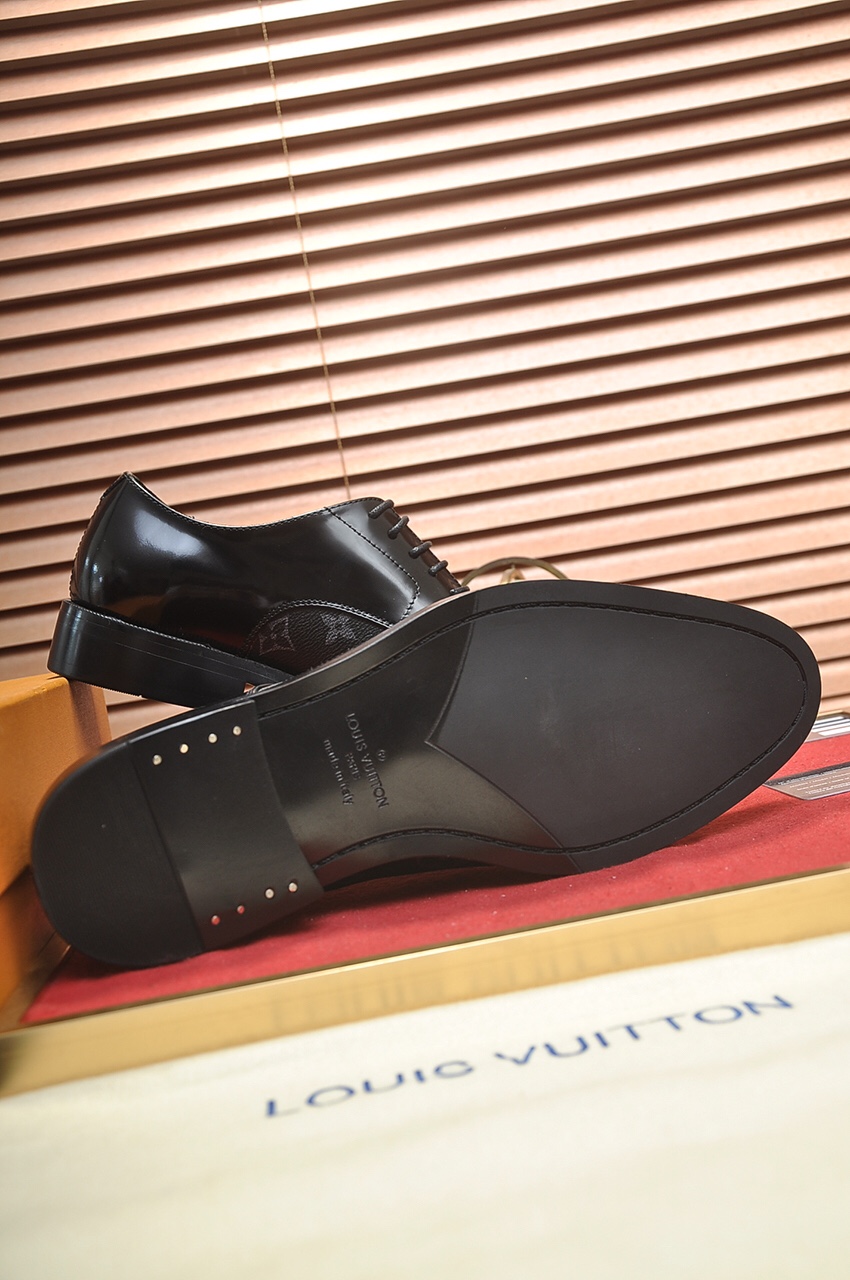 Louis Vuitton Leather Boots 47 - vstockx