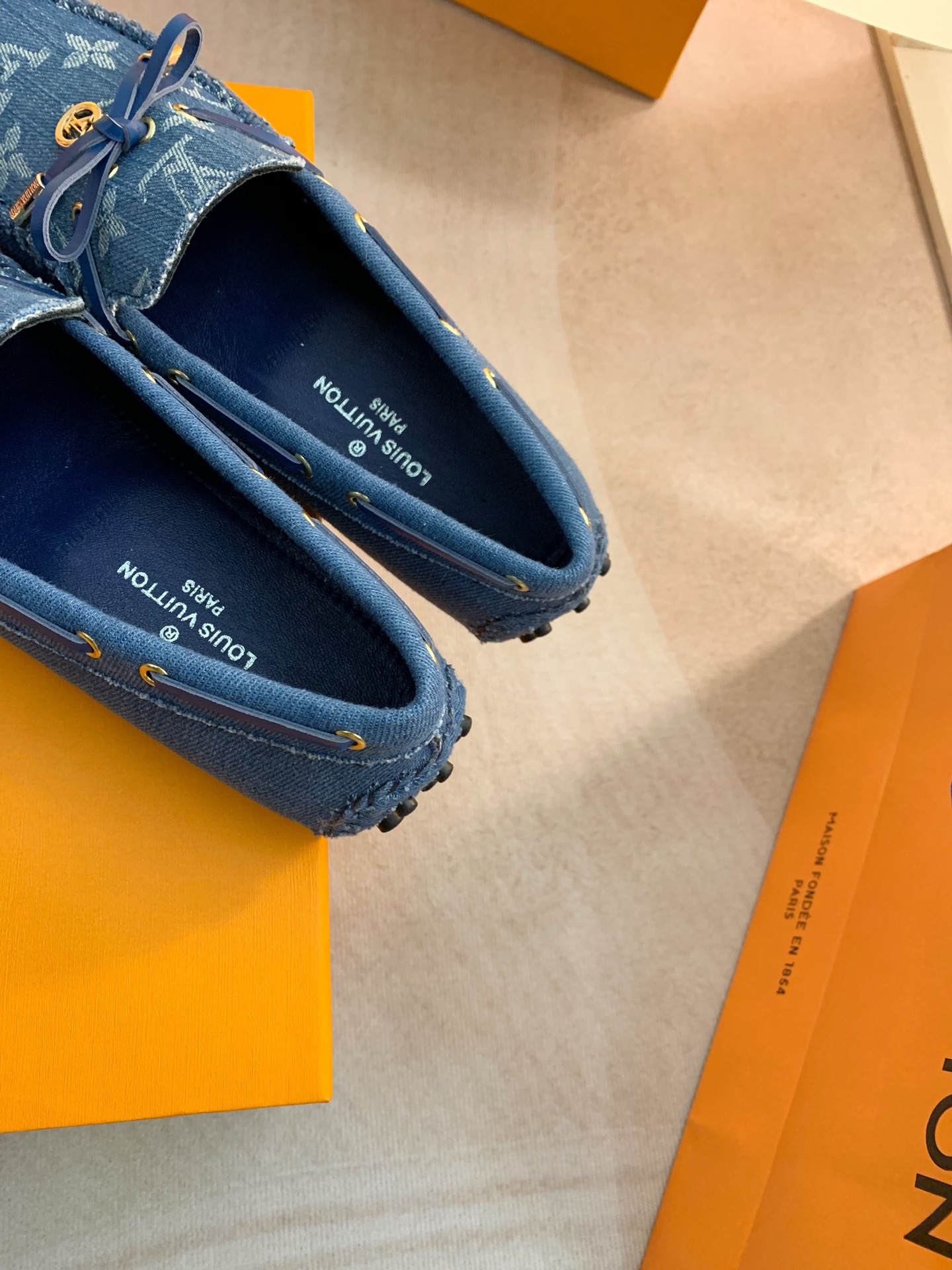 Louis Vuitton GLORIA FLAT LOAFERS WOMEN 11 - vstockx