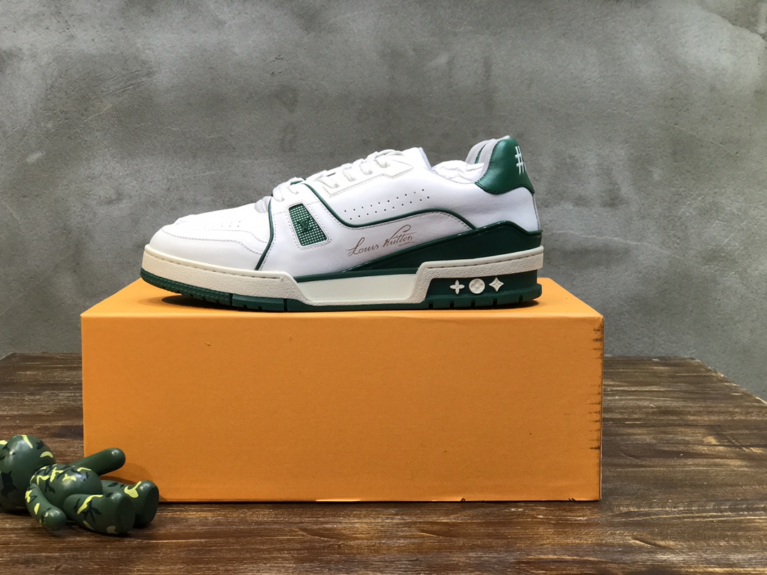 Louis Vuitton Trainer Sneakers 28 - vstockx