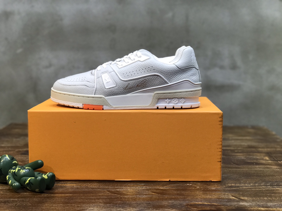 Louis Vuitton Trainer Sneakers 29 - vstockx