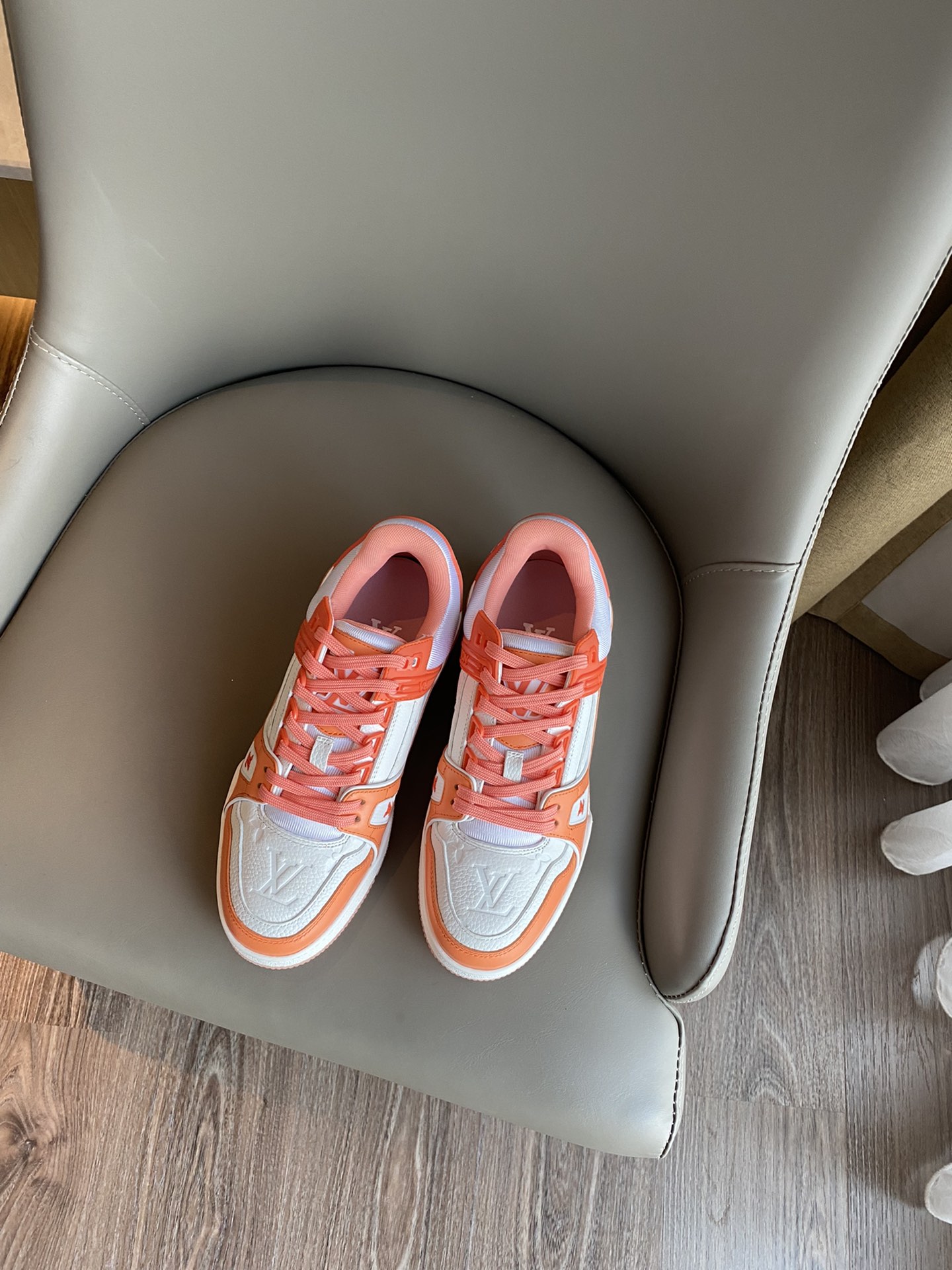 Louis Vuitton LV TRAINERS SNEAKER 9 - vstockx