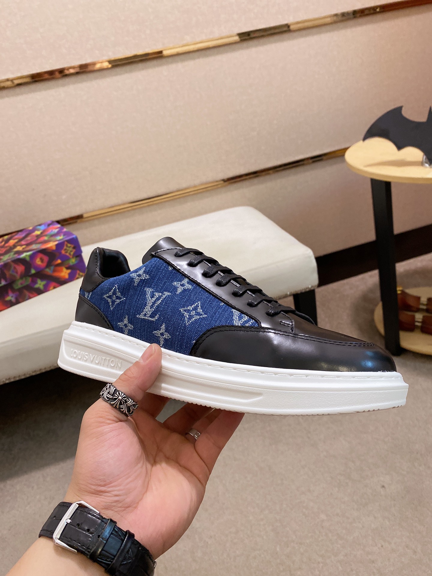 Louis Vuitton Low Top sneaker 106 - vstockx
