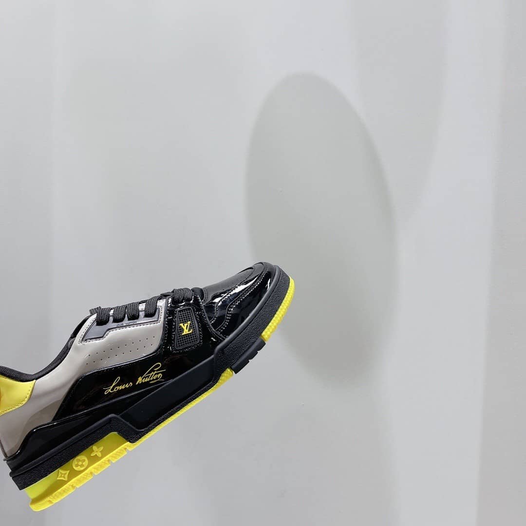 Louis Vuitton Trainer Black Yellow - vstockx