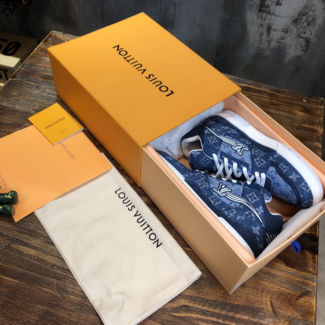 Louis Vuitton Trainer Sneakers 12 - vstockx