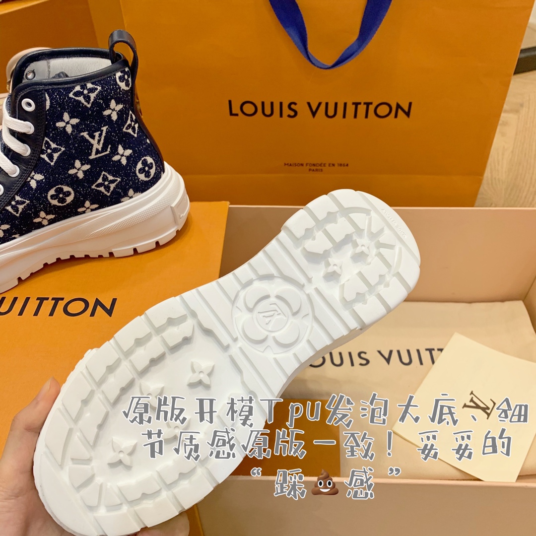 Louis Vuitton LV SQUAD TRAINER BOOTS 5 - vstockx