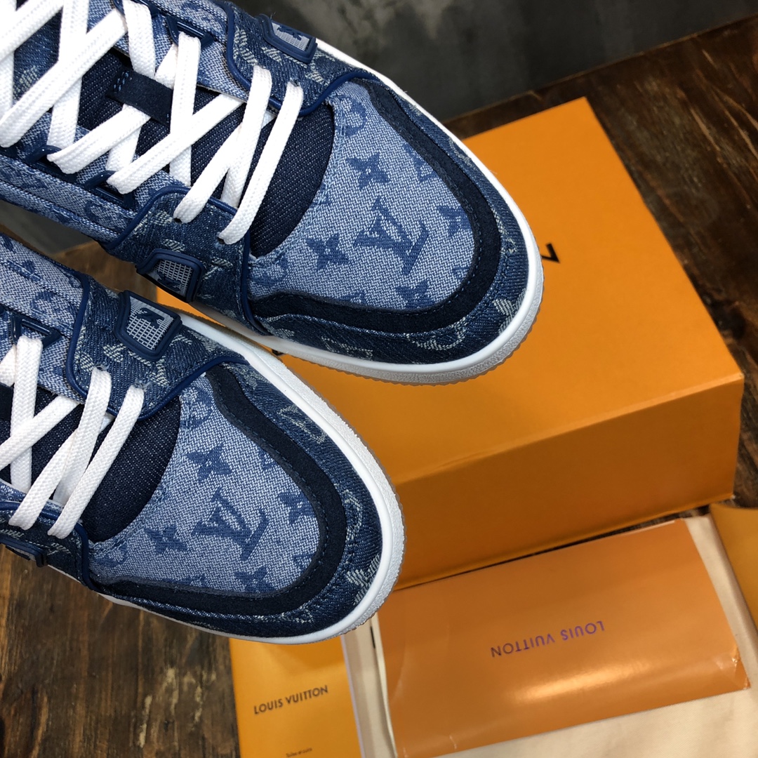 Louis Vuitton Trainer Sneakers 67 - vstockx