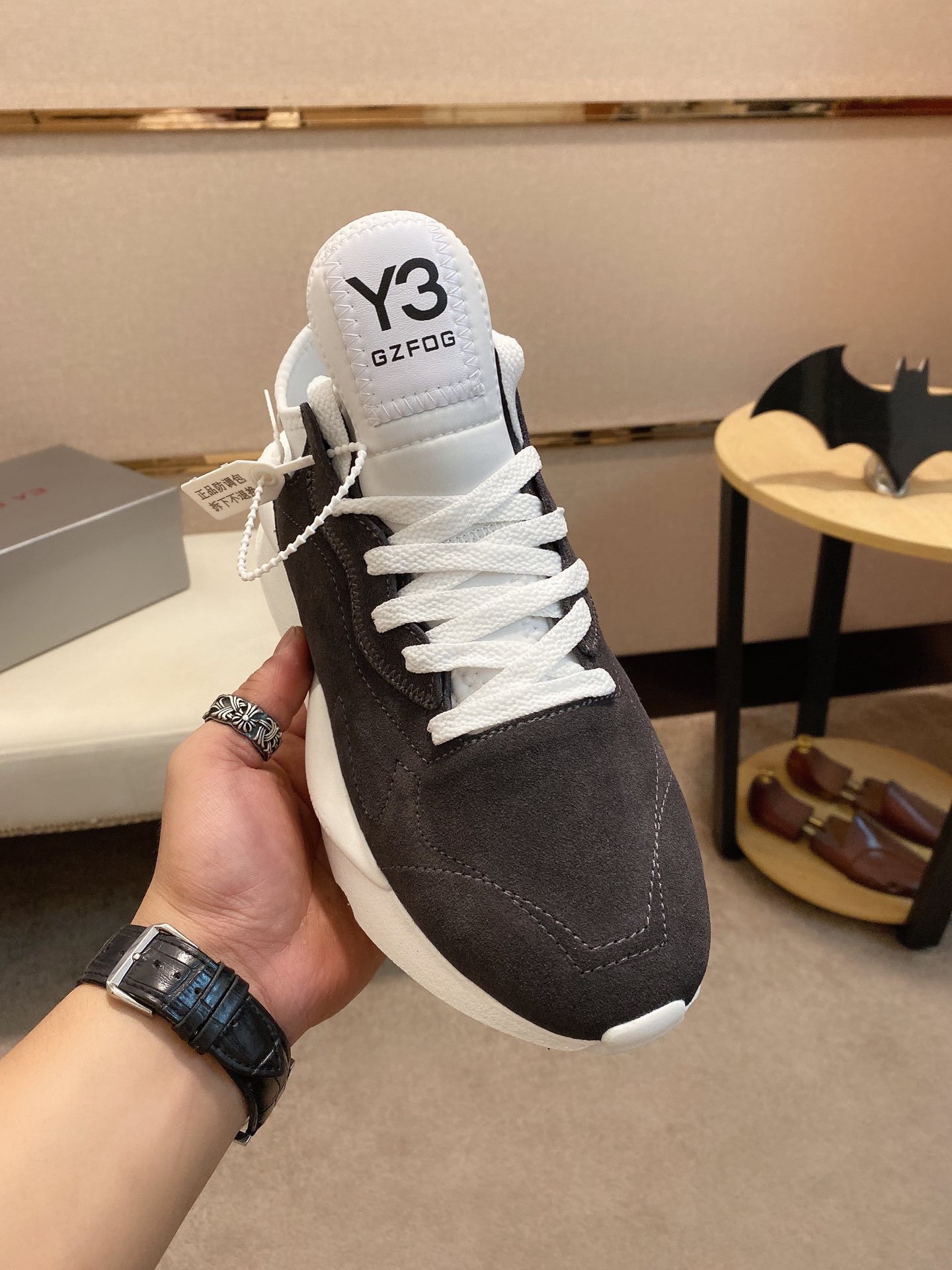 Y-3 Kaiwa Lace-Up Sneakers 44 - vstockx