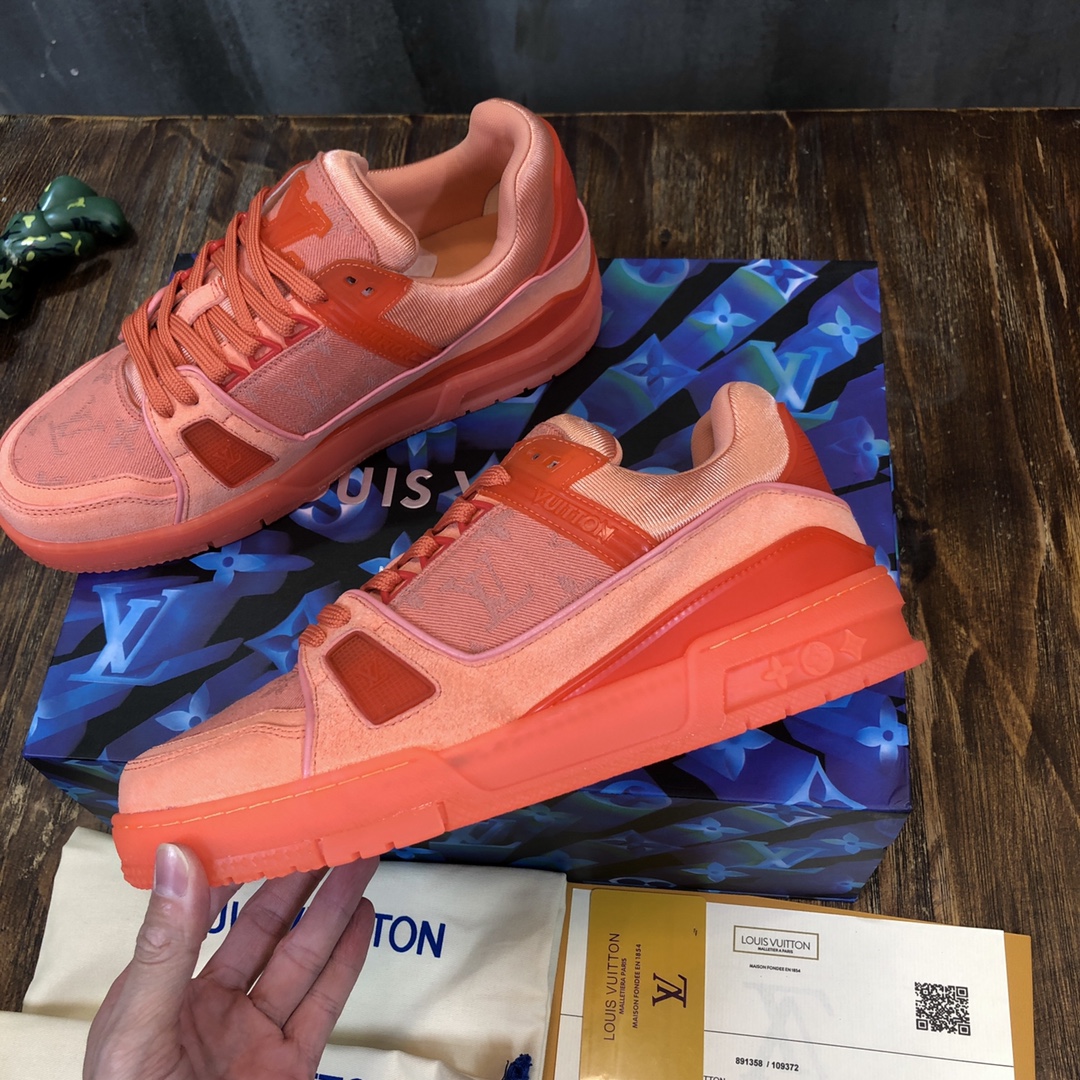 Louis Vuitton Trainer Sneakers 84 - vstockx