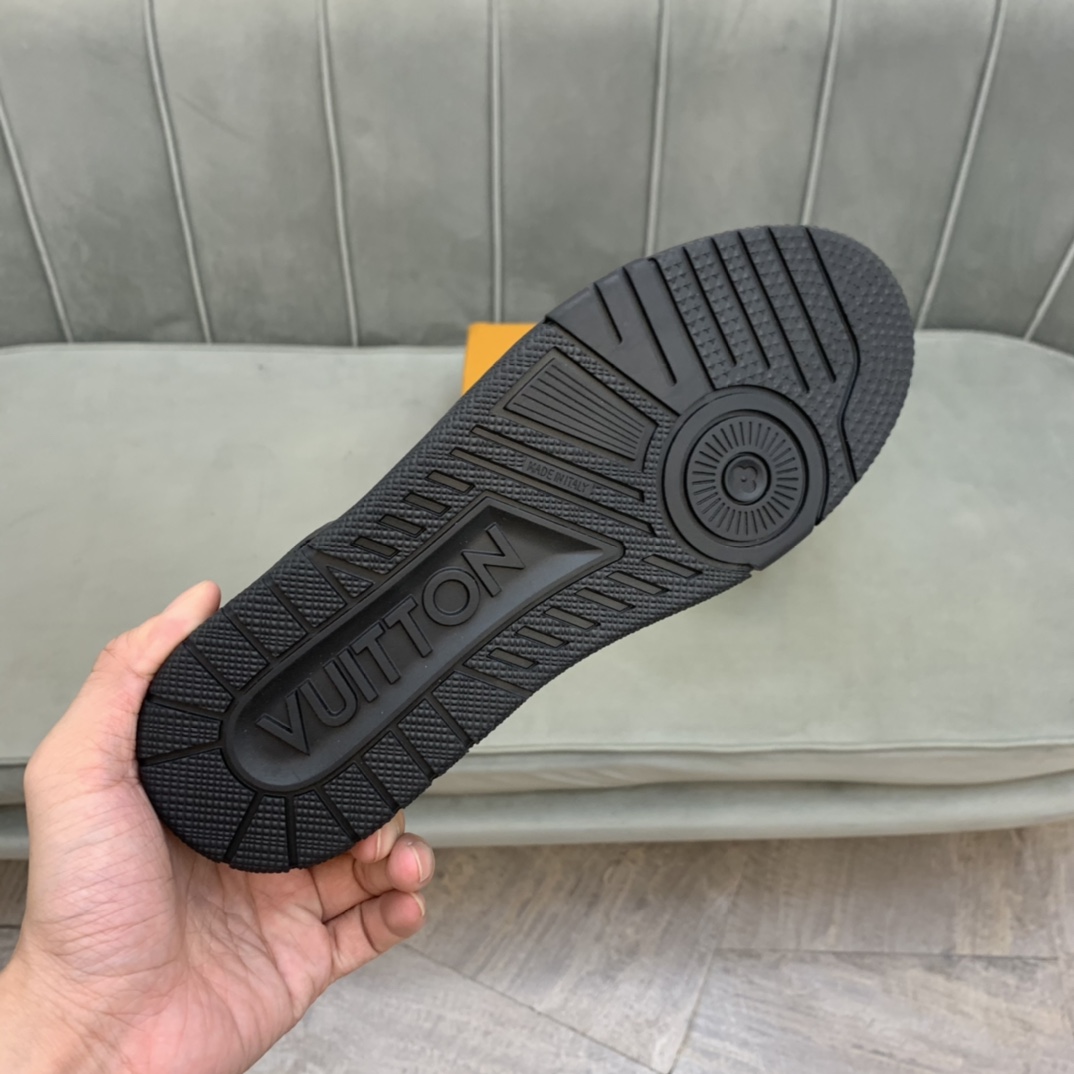 Louis Vuitton Low Top sneaker 13 - vstockx