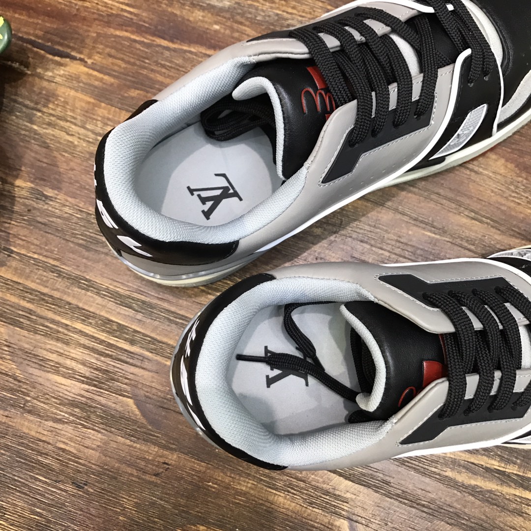 Louis Vuitton Trainer Sneakers 31 - vstockx