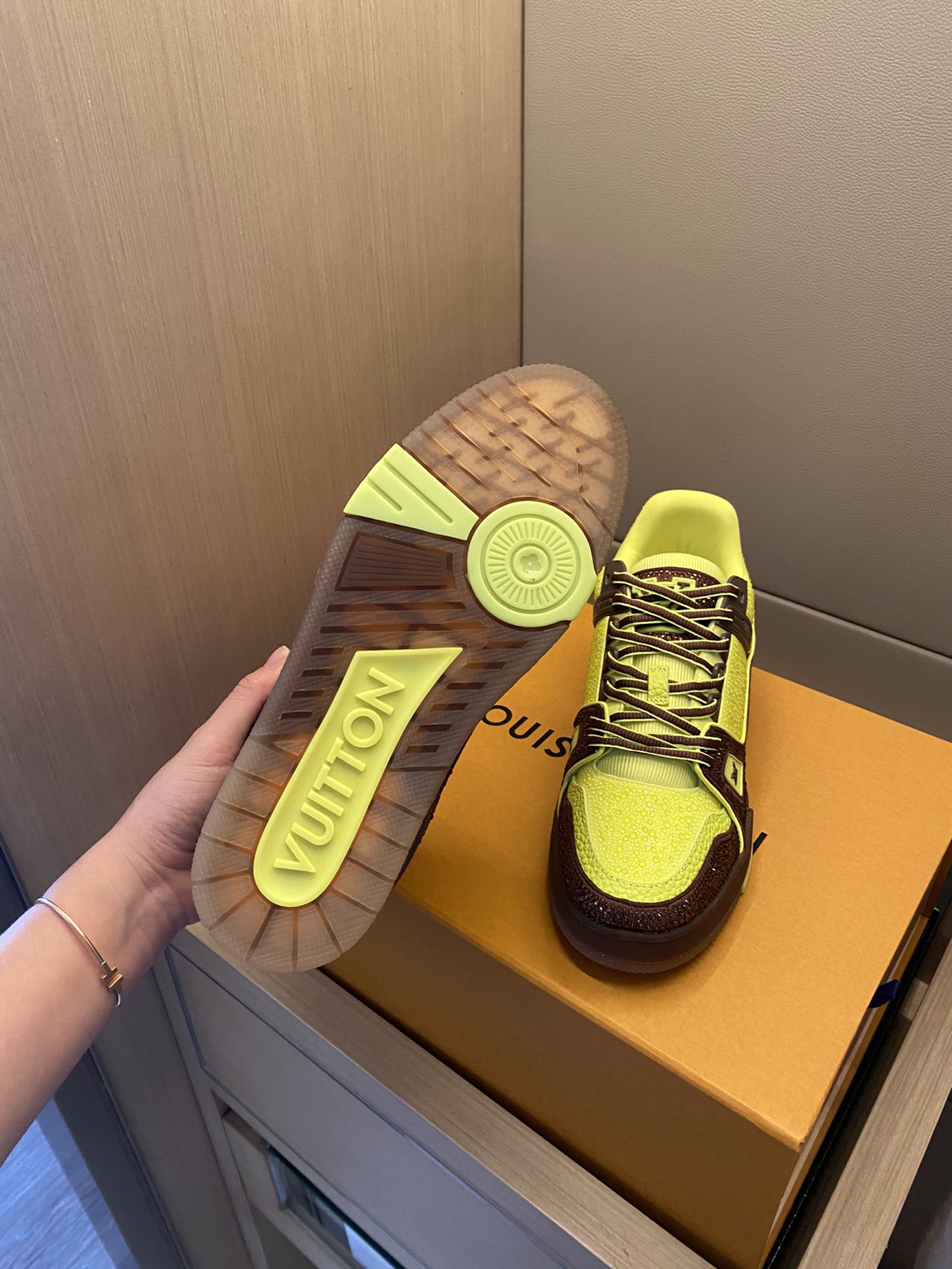 Louis Vuitton LV TRAINERS SNEAKER 9 - vstockx