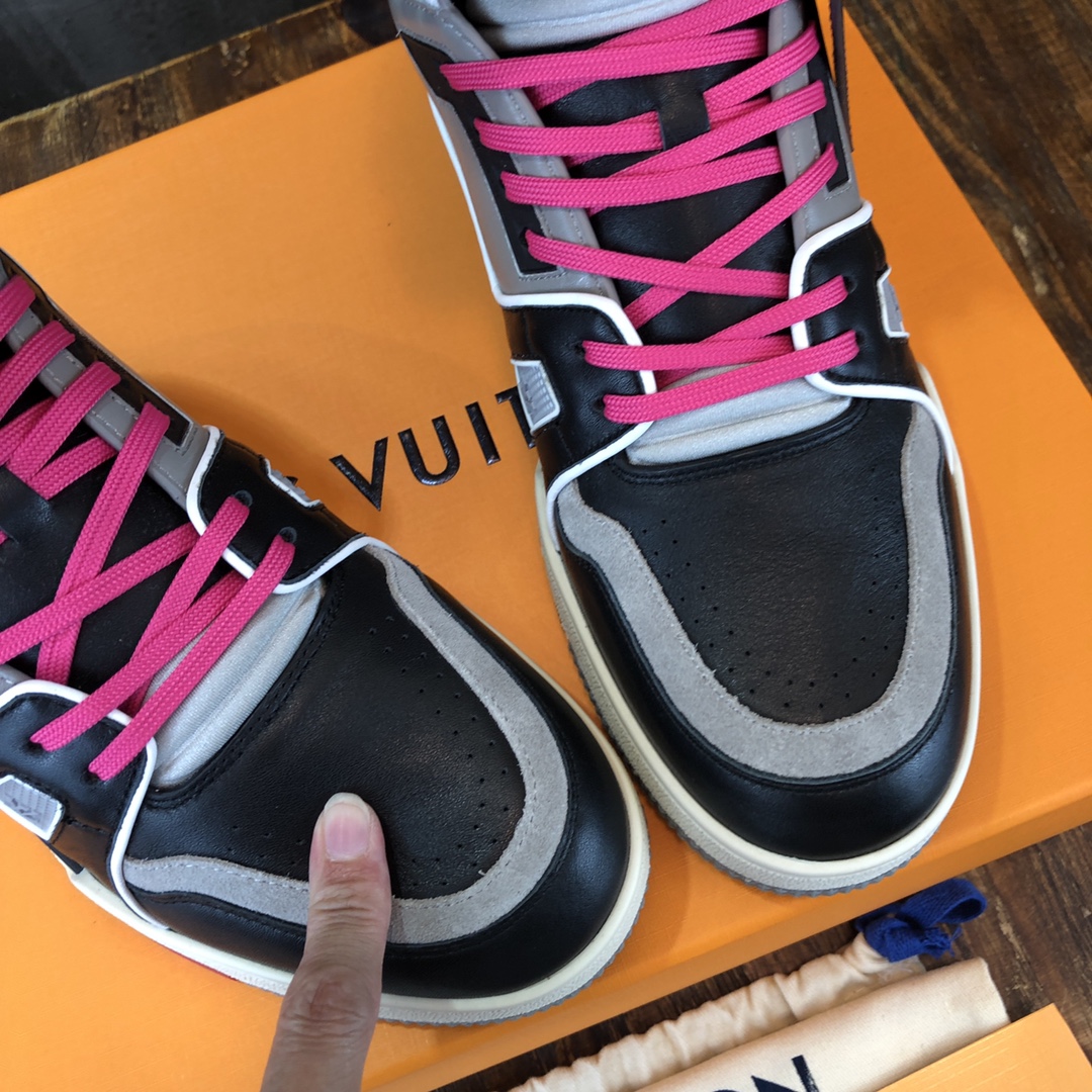 Louis Vuitton Trainer Sneakers 17 - vstockx