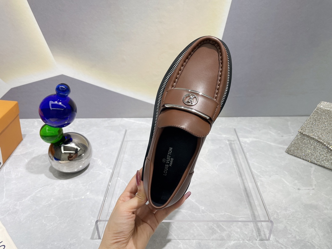 Louis Vuitton shoes WOMEN 3 - vstockx