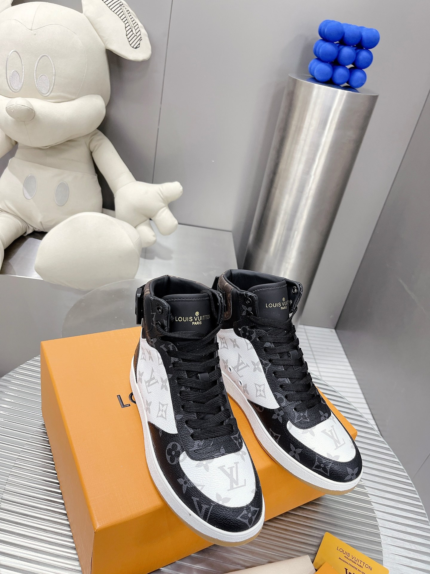 Louis Vuitton RIVOLI TRAINER BOOTS SNEAKER 11 - vstockx