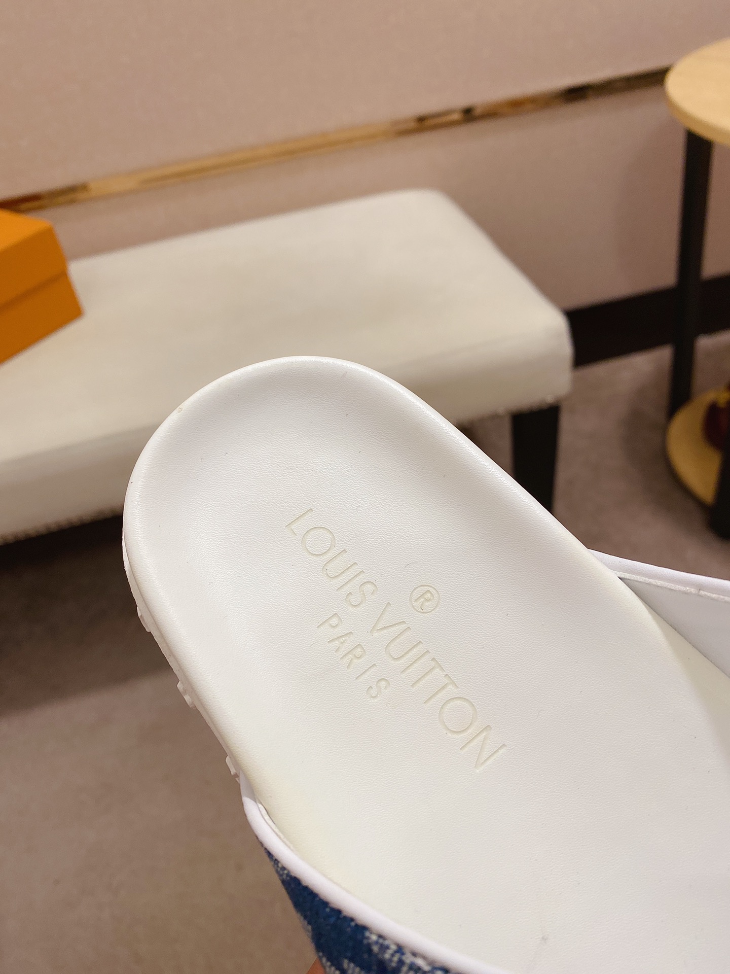 Louis Vuitton Slipper 18 - vstockx