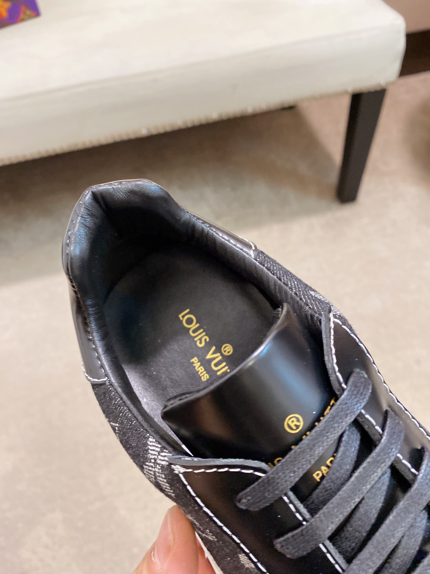 Louis Vuitton Low Top sneaker 107 - vstockx