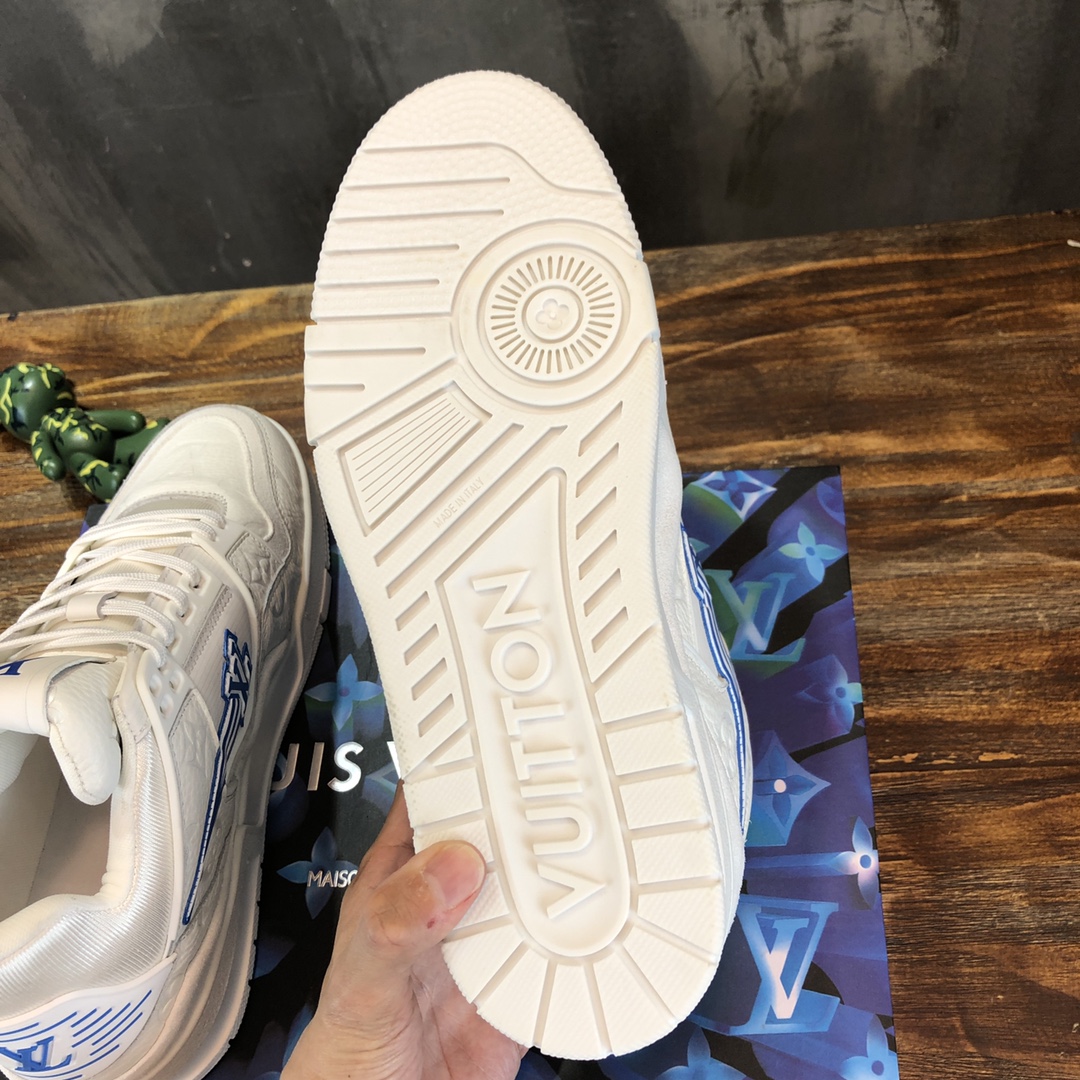 Louis Vuitton Trainer Sneakers 9 - vstockx