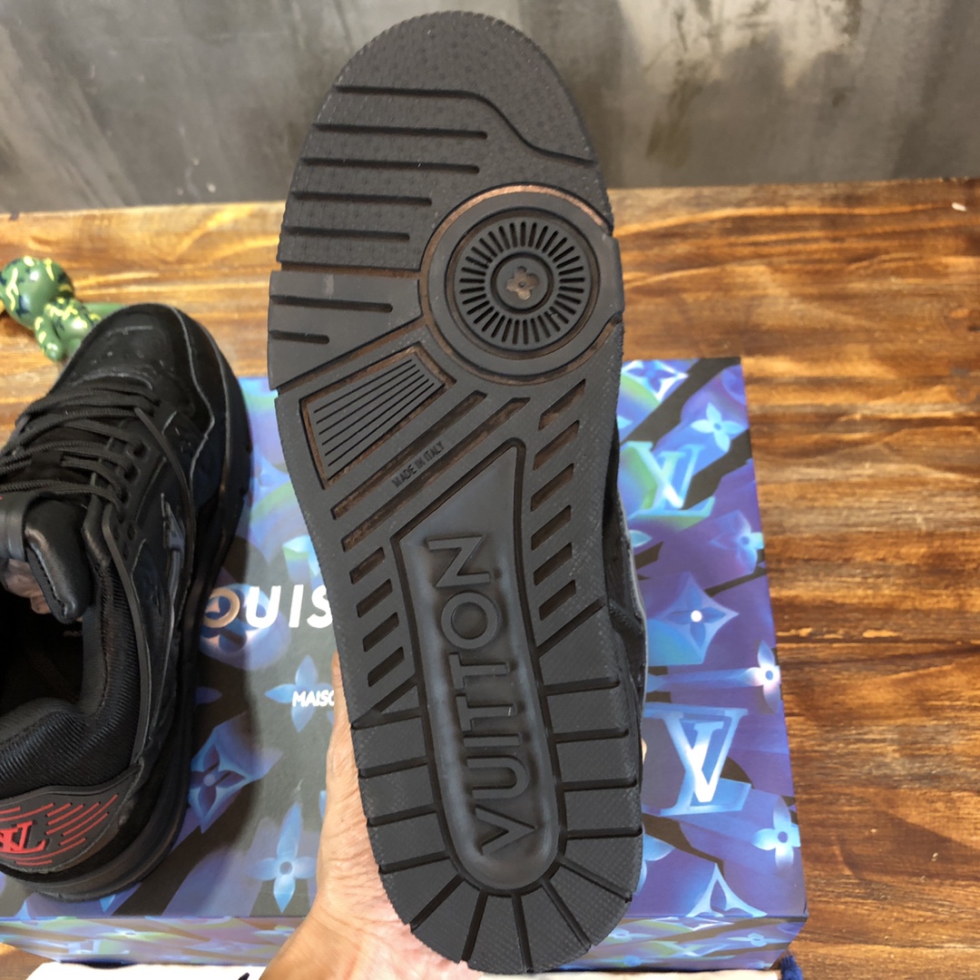 Louis Vuitton Trainer Sneakers 6 - vstockx