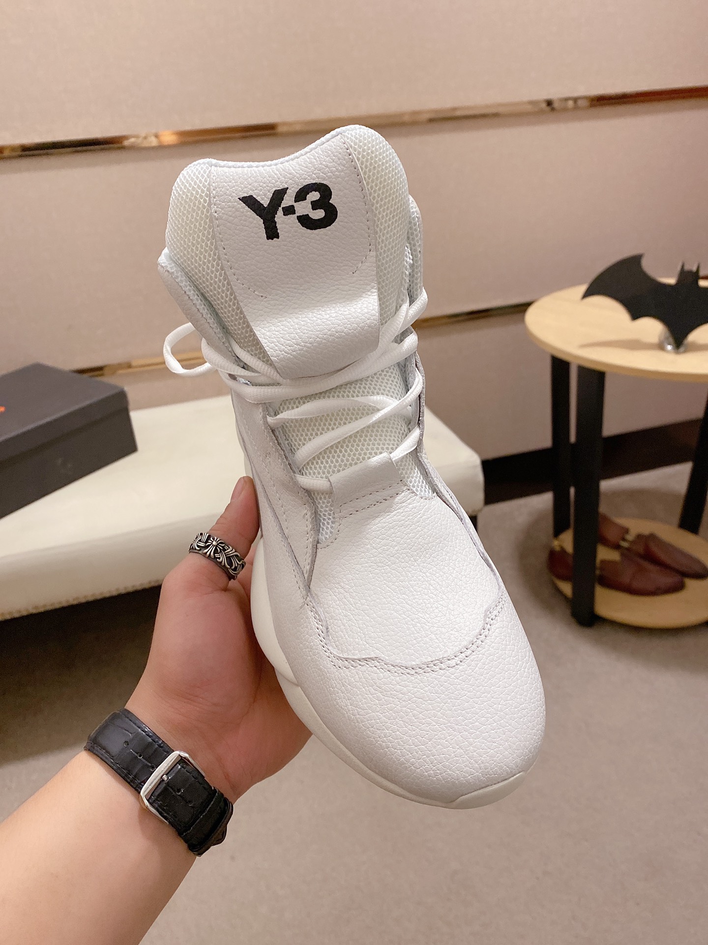 Y-3 Kaiwa Lace-Up Sneakers 9 - vstockx