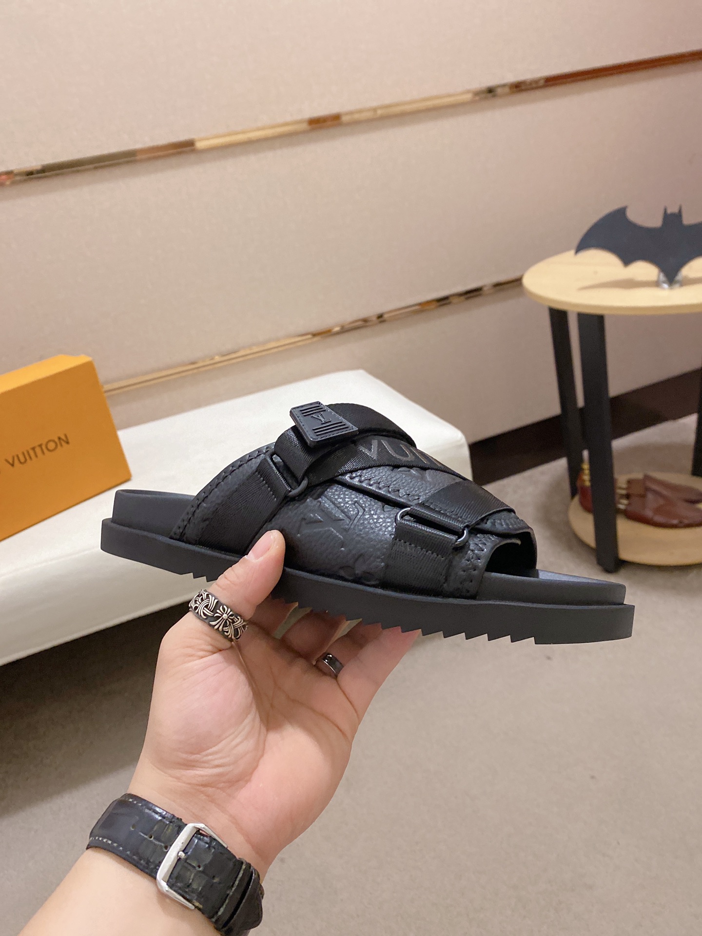 Louis Vuitton Honolulu Sneaker 6 - vstockx