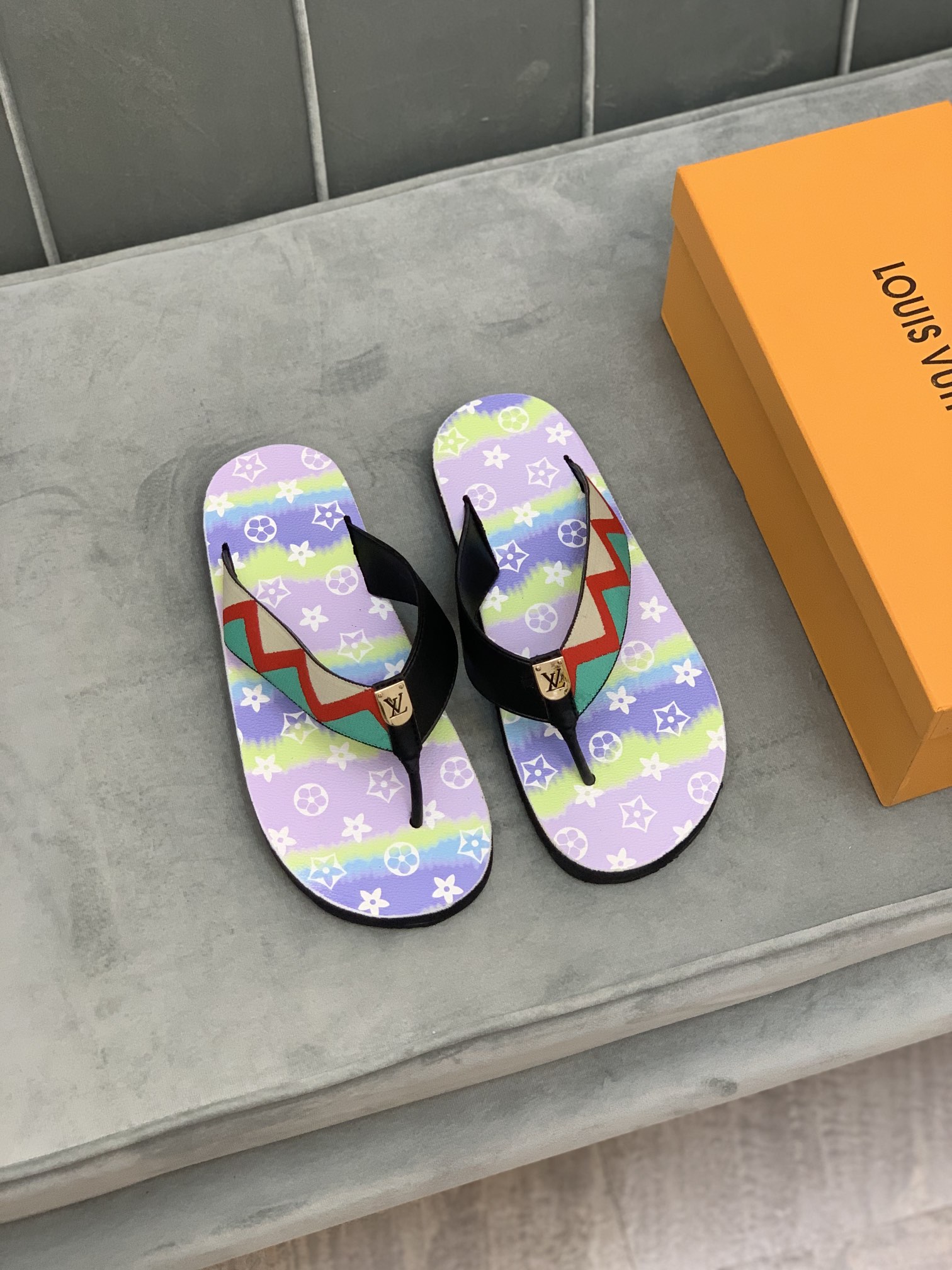 Louis Vuitton Slipper 42 - vstockx