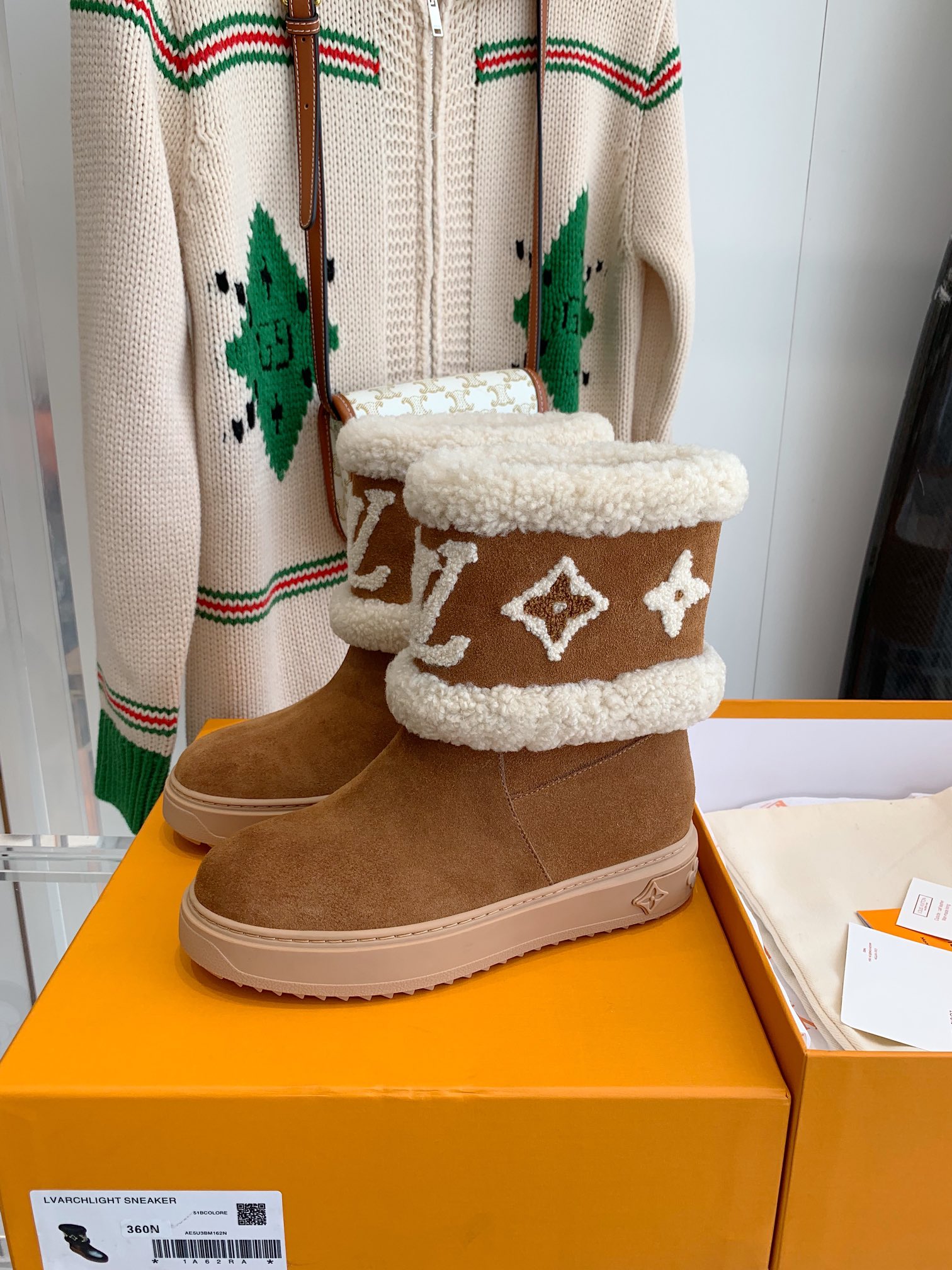 Louis Vuitton SNOWDROP FLAT ANKLE BOOTS WOMEN 13 - vstockx