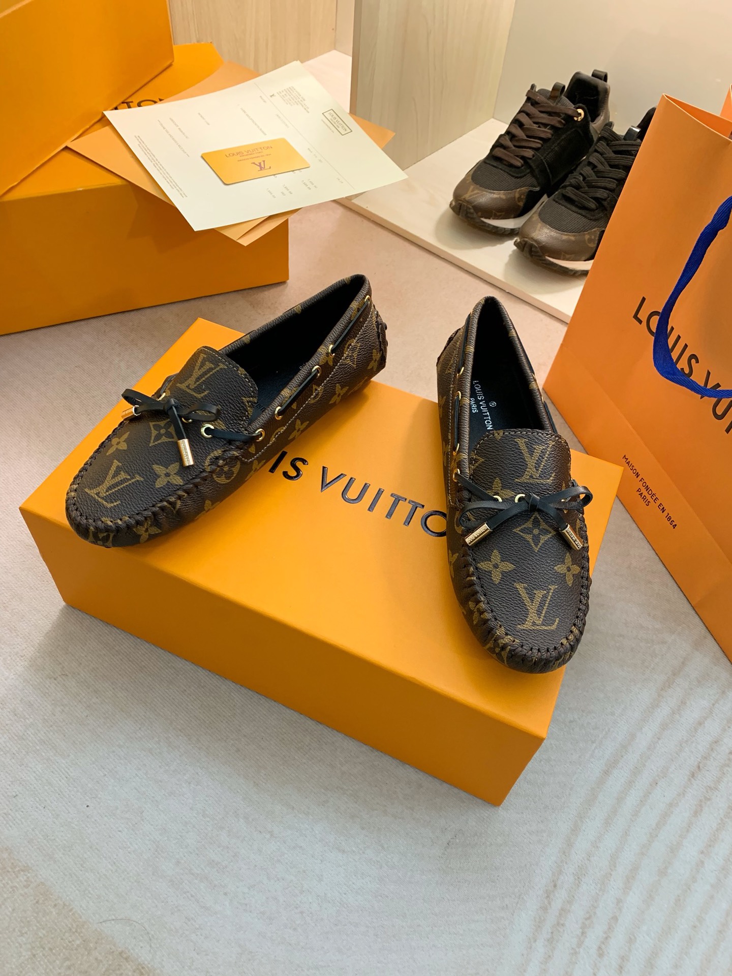Louis Vuitton GLORIA FLAT LOAFERS WOMEN 11 - vstockx