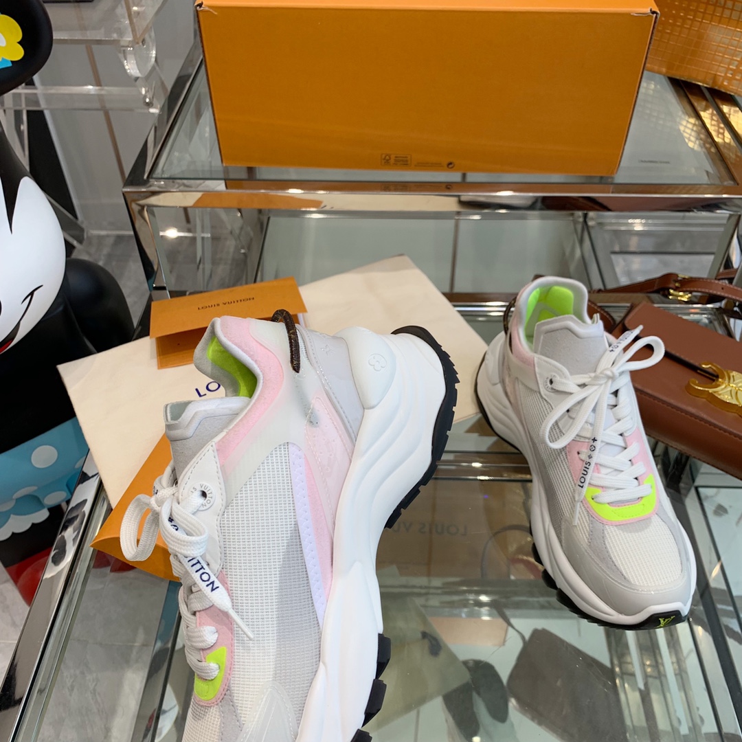 Louis Vuitton RUN 55 TRAINERS SNEAKER 3 - vstockx
