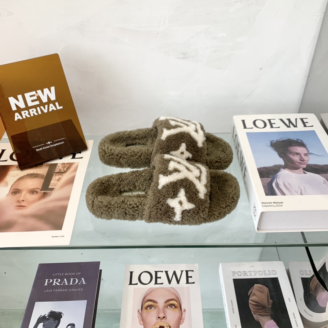 Louis Vuitton GLORIA FLAT LOAFERS WOMEN 12 - vstockx