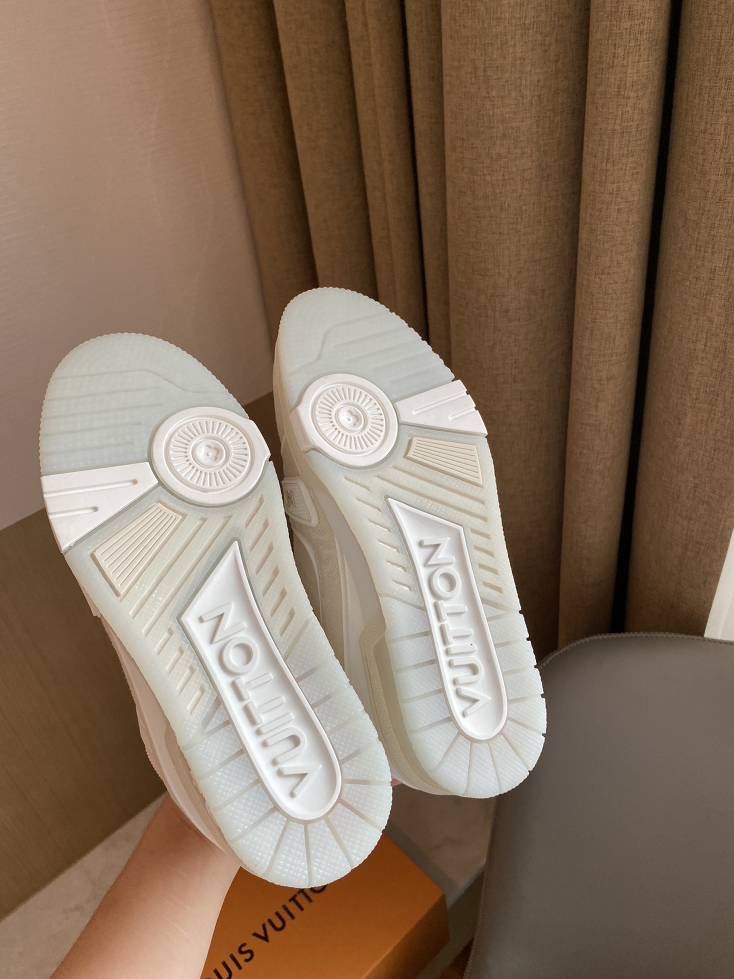 Louis Vuitton LV TRAINERS SNEAKER 9 - vstockx