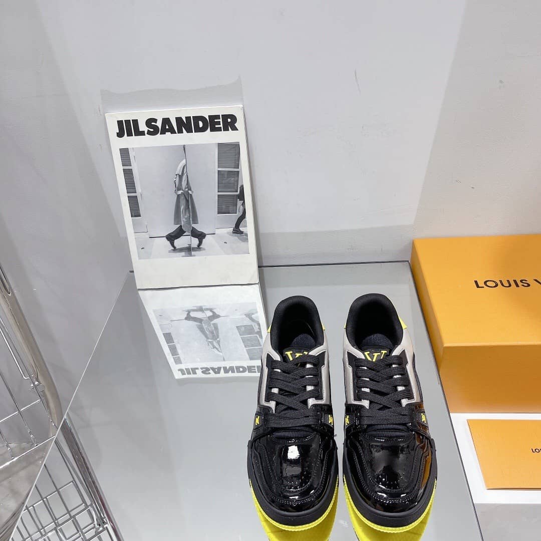 Louis Vuitton Trainer Black Yellow - vstockx