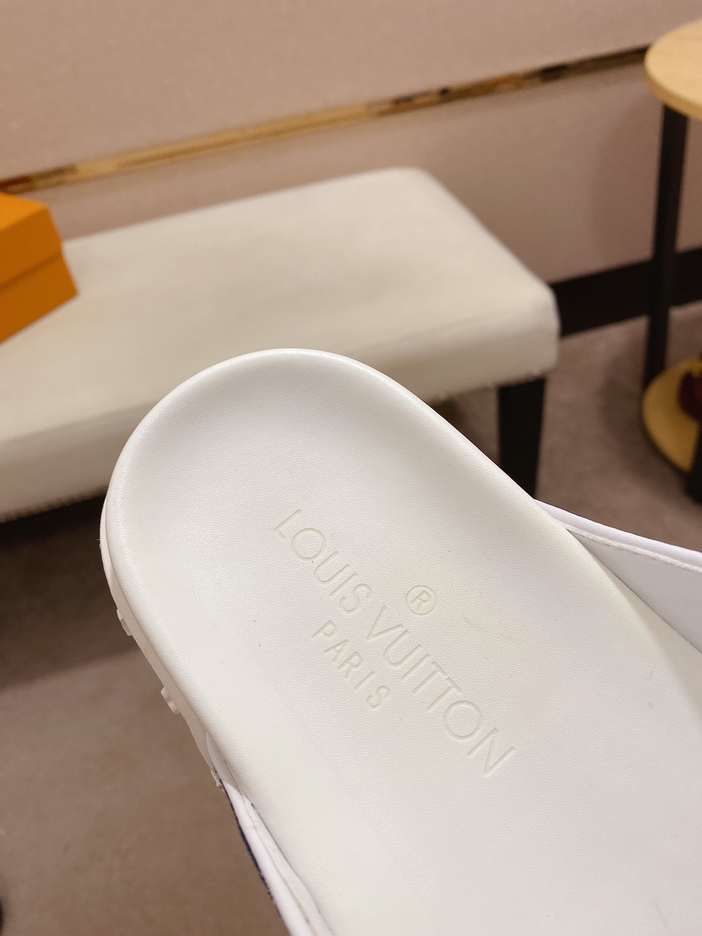 Louis Vuitton Slipper 17 - vstockx