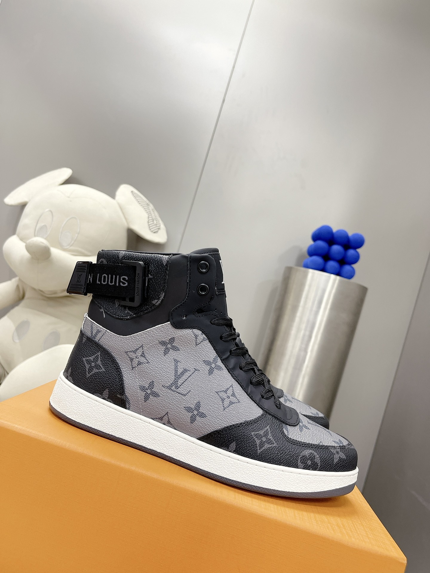 Louis Vuitton RIVOLI TRAINER BOOTS SNEAKER 11 - vstockx