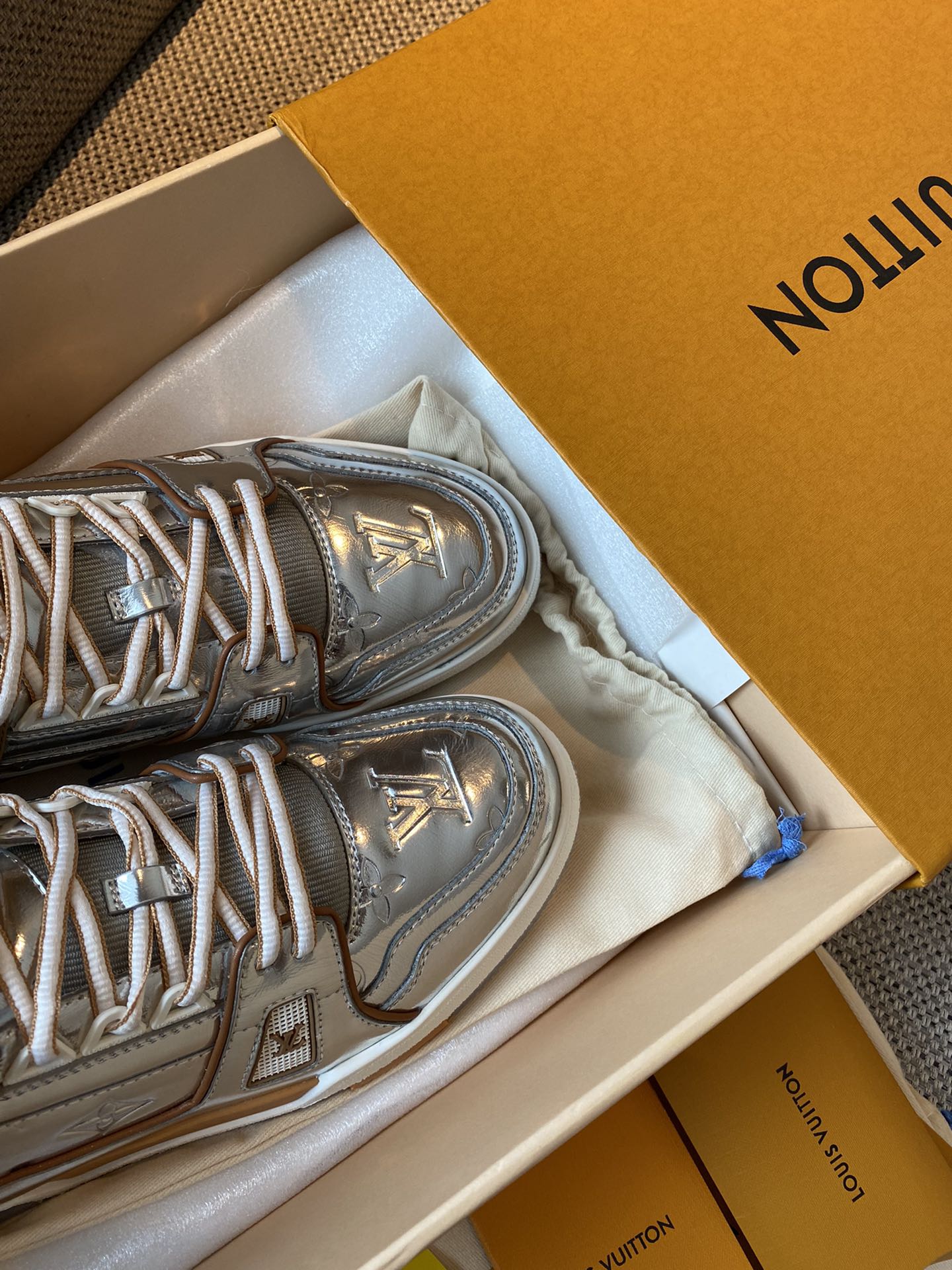 Louis Vuitton LV TRAINERS SNEAKER 9 - vstockx