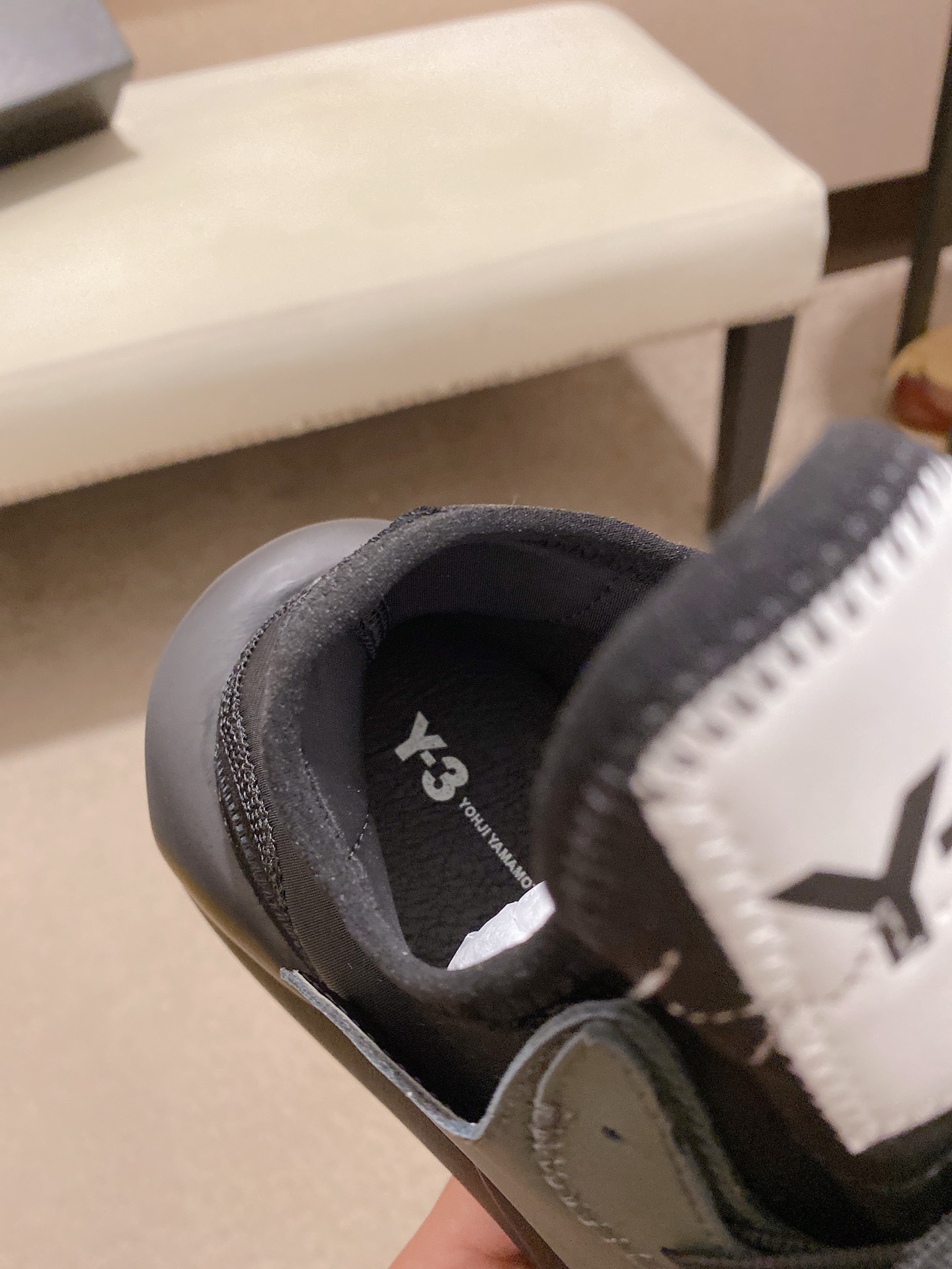 Y-3 Kaiwa Lace-Up Sneakers 21 - vstockx