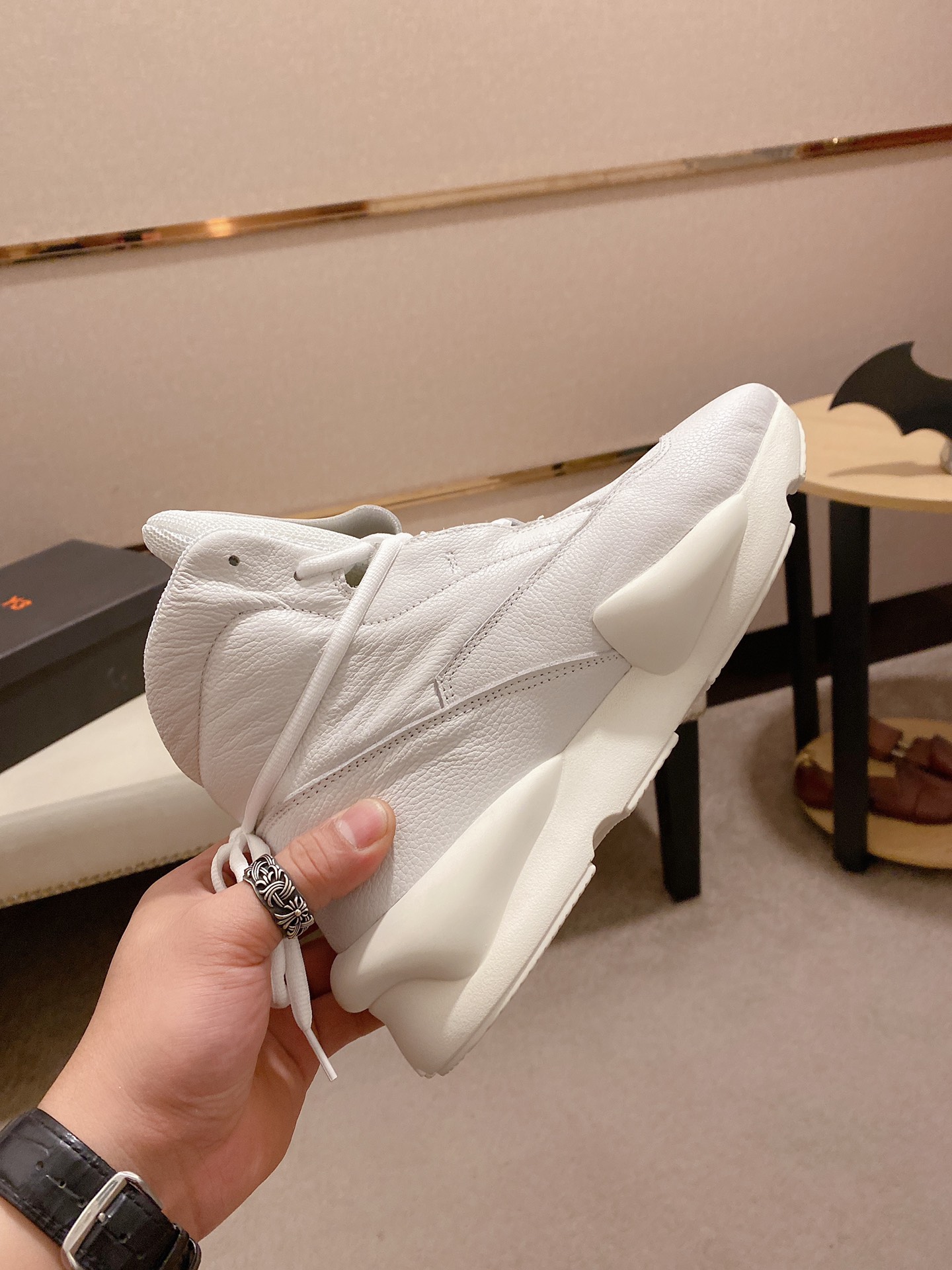 Y-3 Kaiwa Lace-Up Sneakers 9 - vstockx