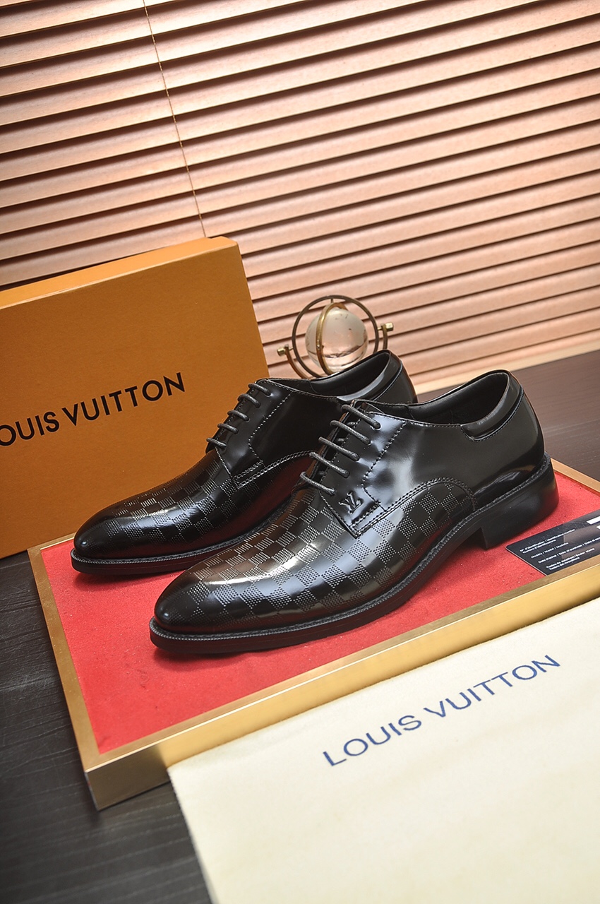 Louis Vuitton Leather Boots 44 - vstockx