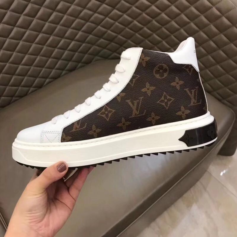 Louis Vuitton High Top sneaker 9 - vstockx