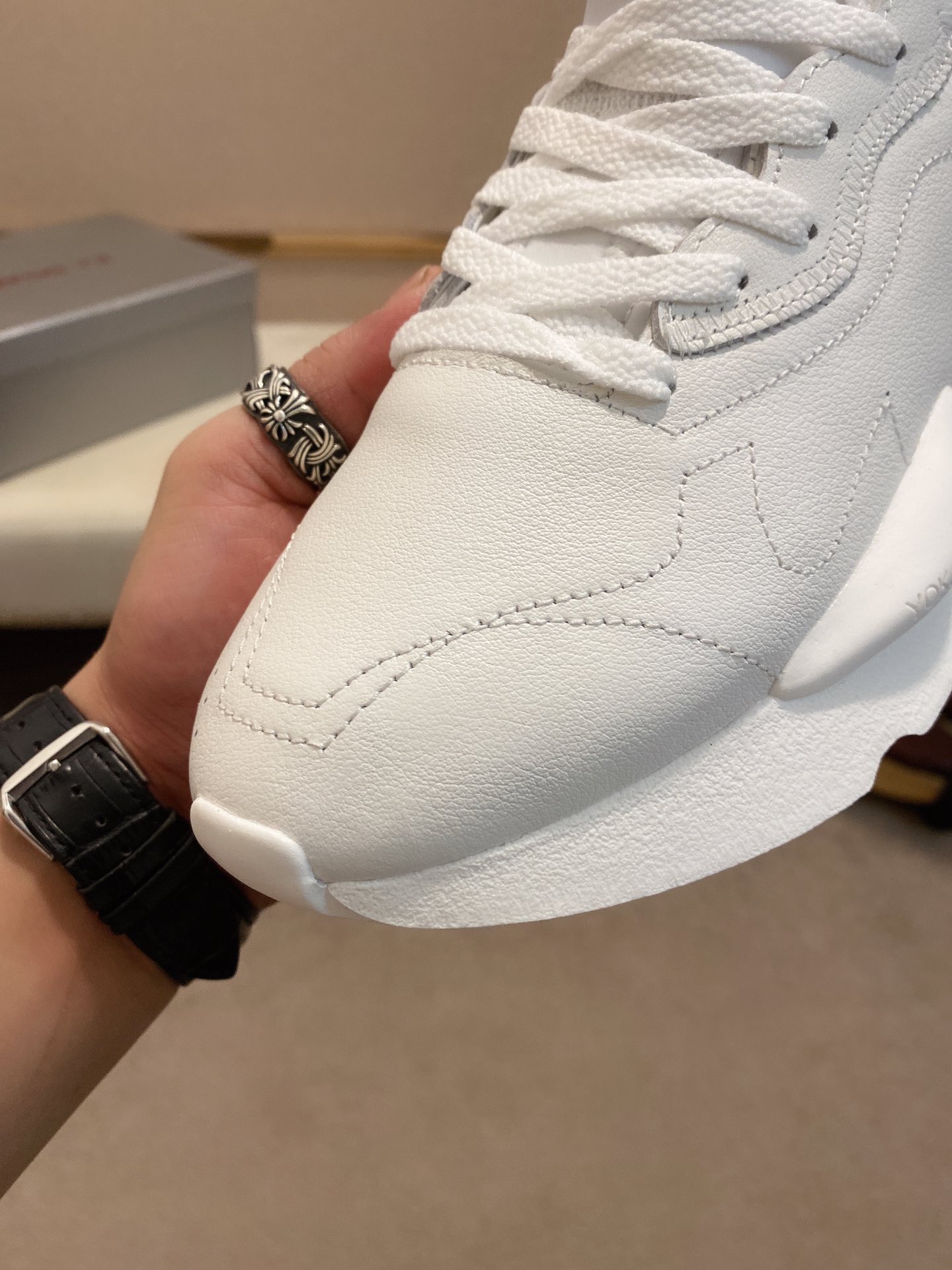 Y-3 Kaiwa Lace-Up Sneakers 40 - vstockx